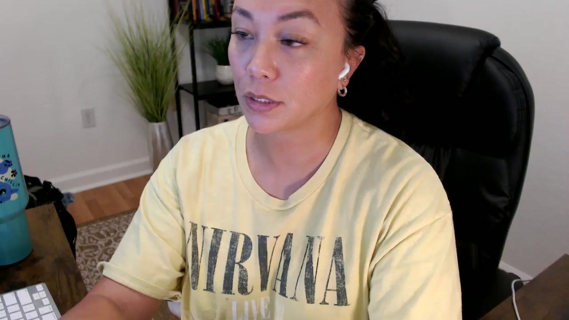 Gallery image thumbnail from MickaylaStar's myfreecams stream on, 06/04/2025, 21:24 image 8 of 20