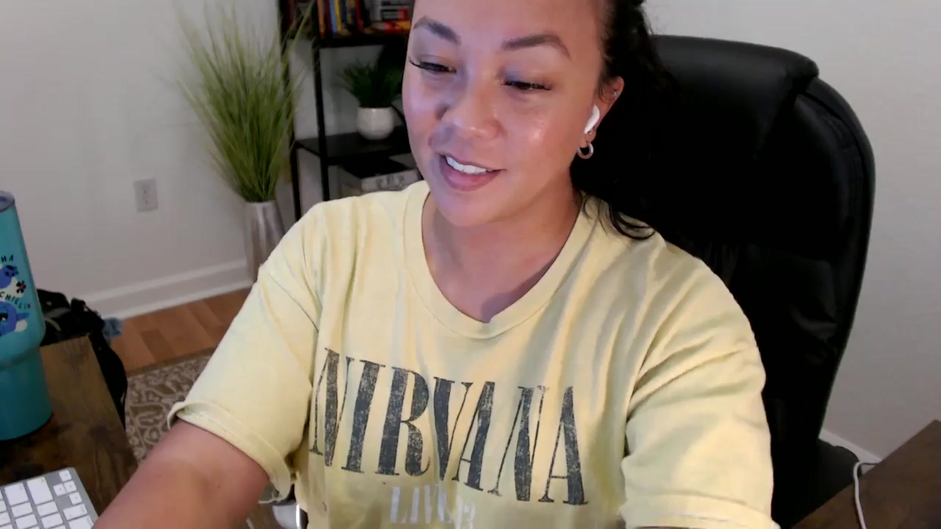 Gallery image thumbnail from MickaylaStar's myfreecams stream on, 06/04/2025, 21:24 image 6 of 20