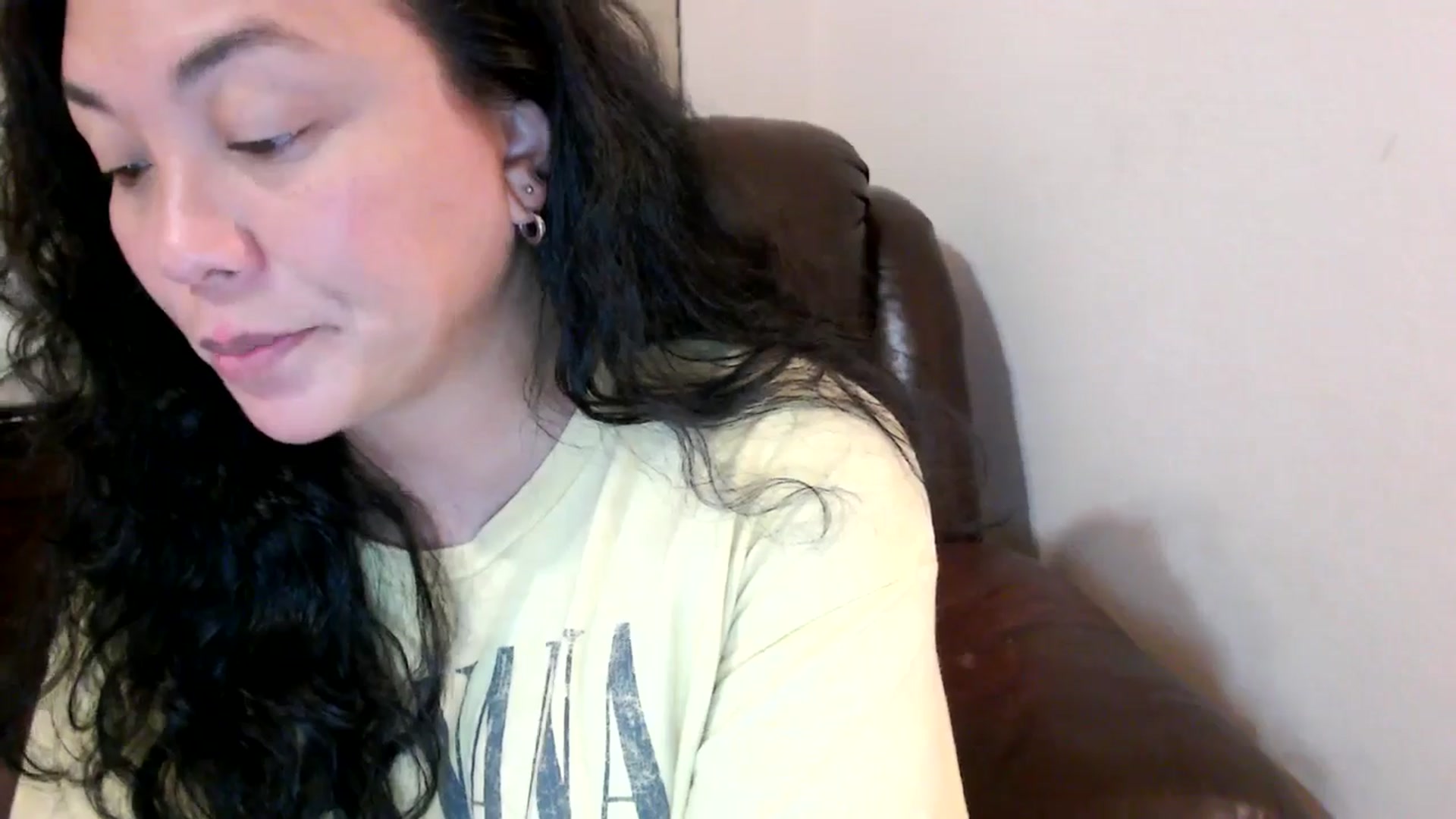 Gallery image thumbnail from MickaylaStar's myfreecams stream on, 06/05/2025, 02:51 image 3 of 20