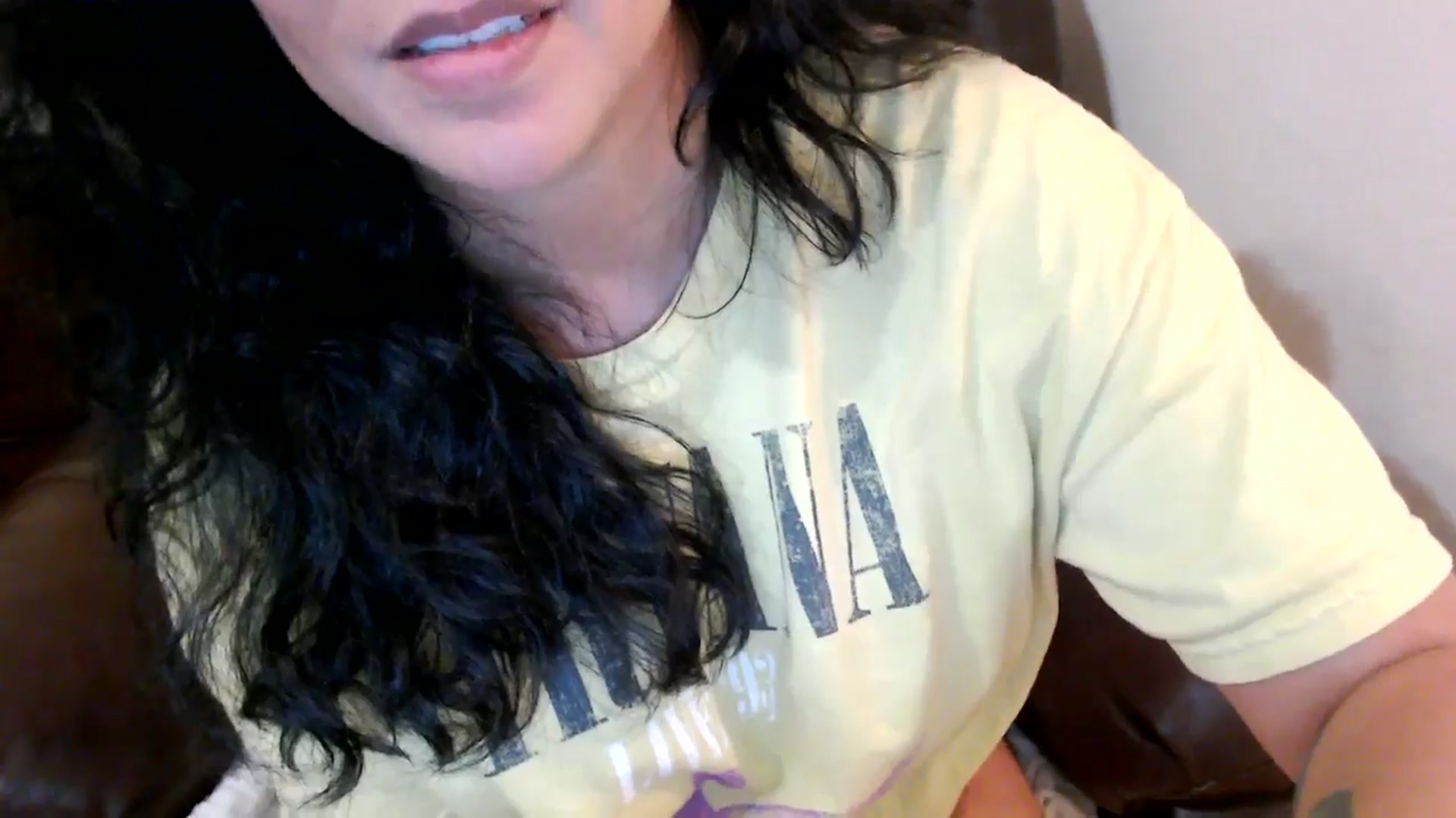 Gallery image thumbnail from MickaylaStar's myfreecams stream on, 06/05/2025, 04:26 image 4 of 20