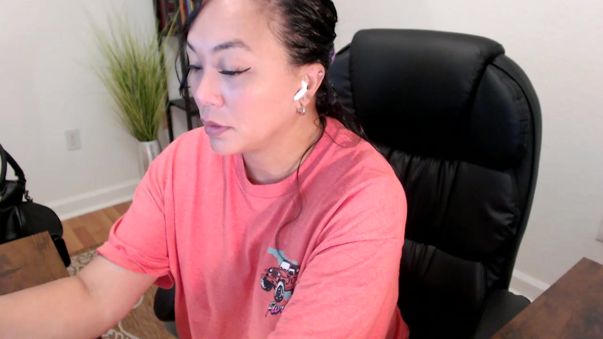 Gallery image thumbnail from MickaylaStar's myfreecams stream on, 06/05/2025, 15:47 image 17 of 20