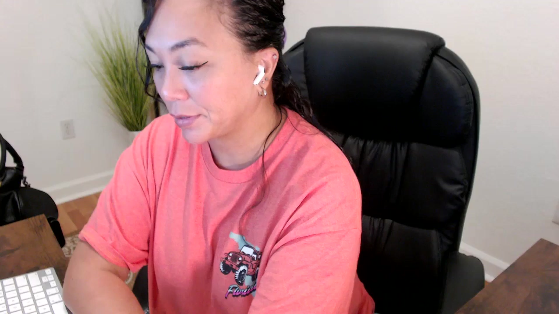 Gallery image thumbnail from MickaylaStar's myfreecams stream on, 06/05/2025, 15:47 image 18 of 20