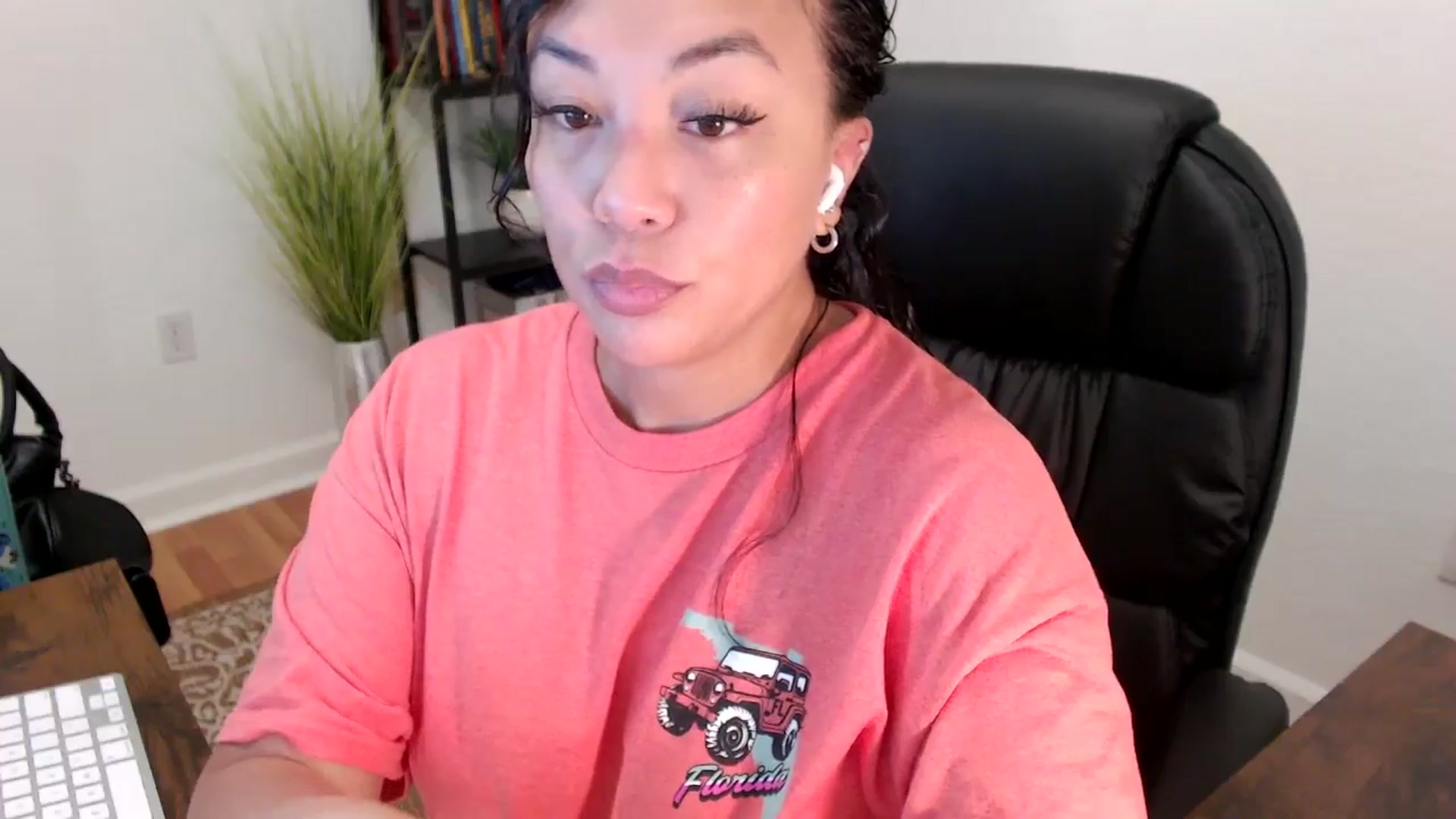 Gallery image thumbnail from MickaylaStar's myfreecams stream on, 06/05/2025, 15:47 image 5 of 20