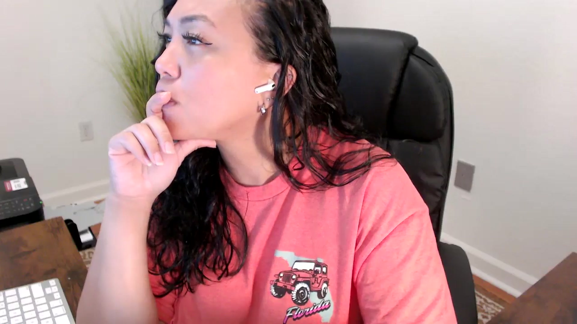 Gallery image thumbnail from MickaylaStar's myfreecams stream on, 06/05/2025, 16:36 image 20 of 20
