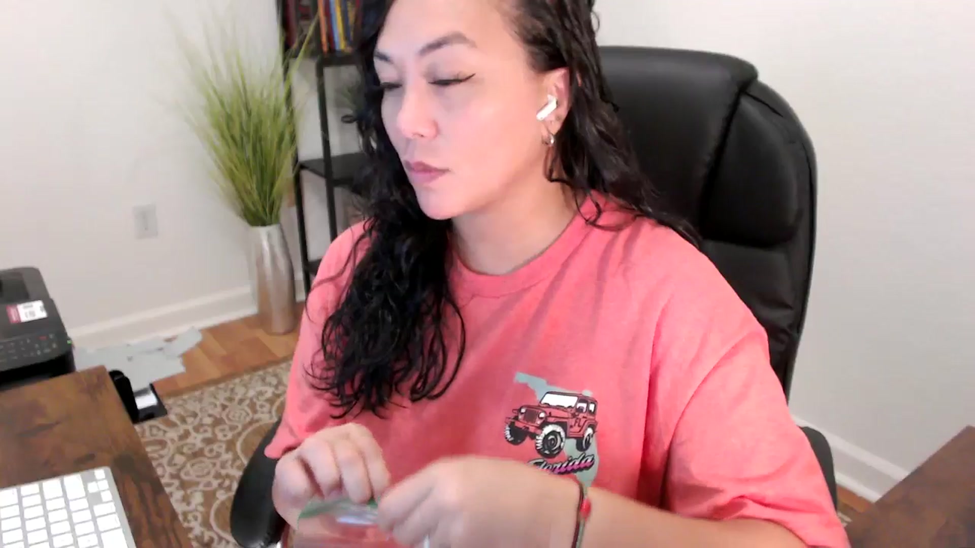 Gallery image thumbnail from MickaylaStar's myfreecams stream on, 06/05/2025, 16:36 image 7 of 20
