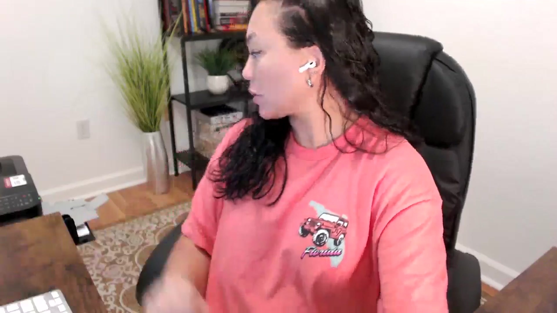 Gallery image thumbnail from MickaylaStar's myfreecams stream on, 06/05/2025, 16:36 image 3 of 20