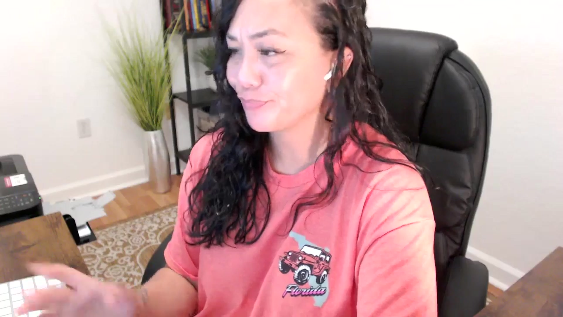 Gallery image thumbnail from MickaylaStar's myfreecams stream on, 06/05/2025, 16:36 image 16 of 20