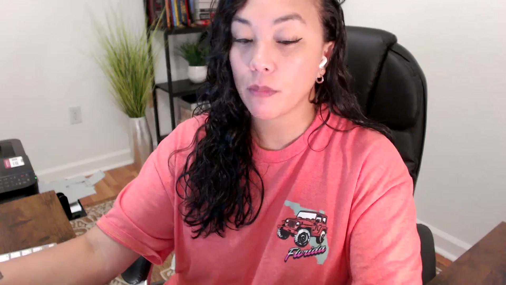 Gallery image thumbnail from MickaylaStar's myfreecams stream on, 06/05/2025, 16:36 image 11 of 20