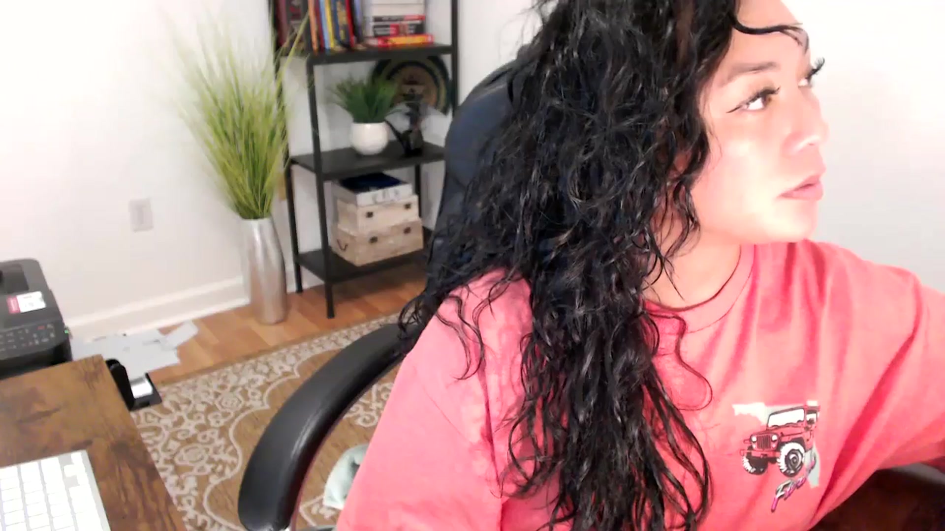 Gallery image thumbnail from MickaylaStar's myfreecams stream on, 06/05/2025, 17:23 image 16 of 20