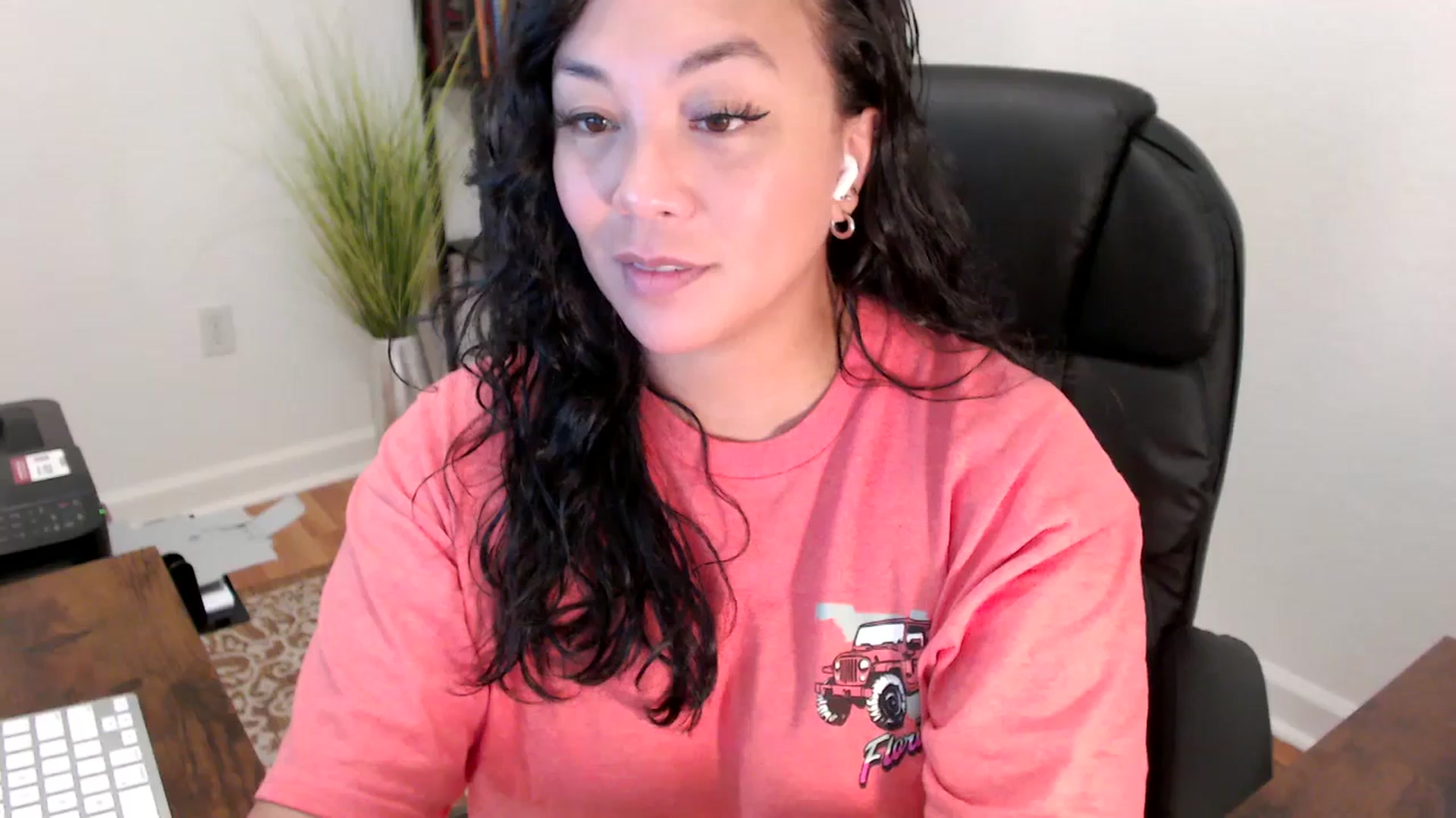 Gallery image thumbnail from MickaylaStar's myfreecams stream on, 06/05/2025, 17:23 image 10 of 20