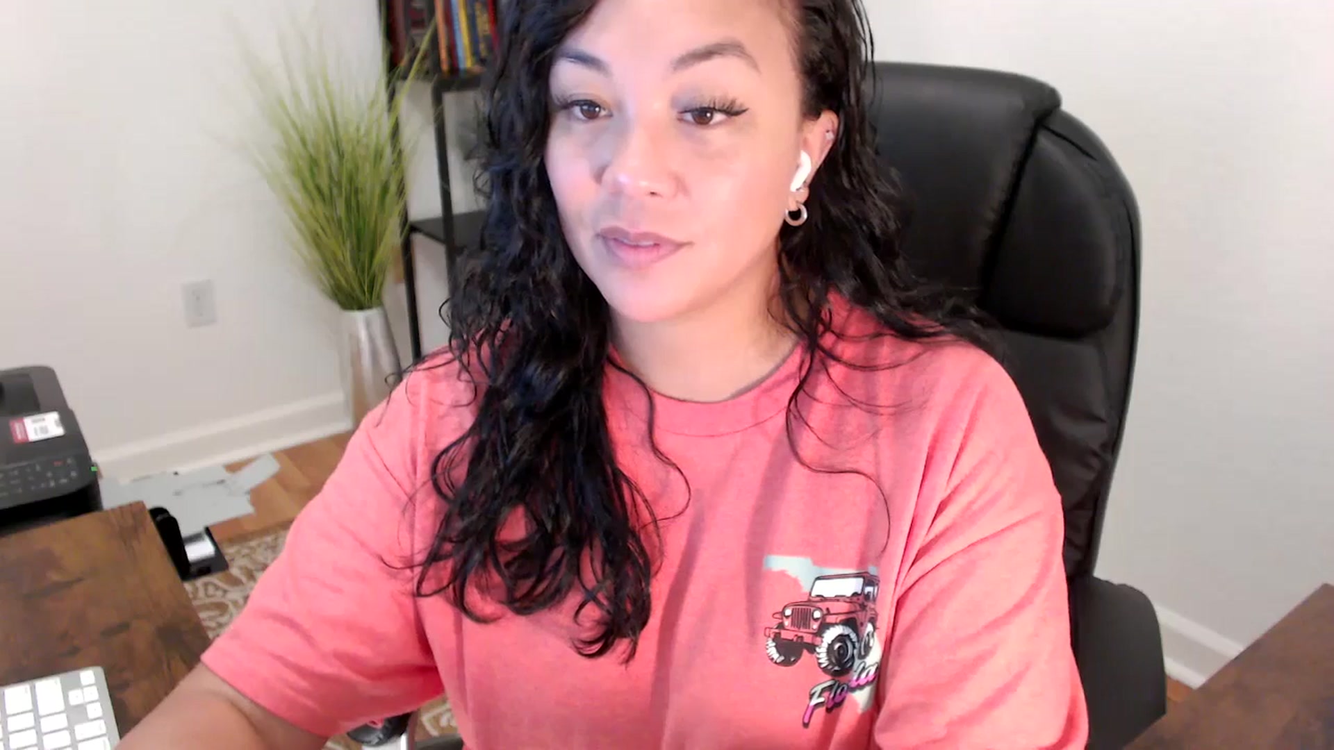 Gallery image thumbnail from MickaylaStar's myfreecams stream on, 06/05/2025, 17:23 image 5 of 20