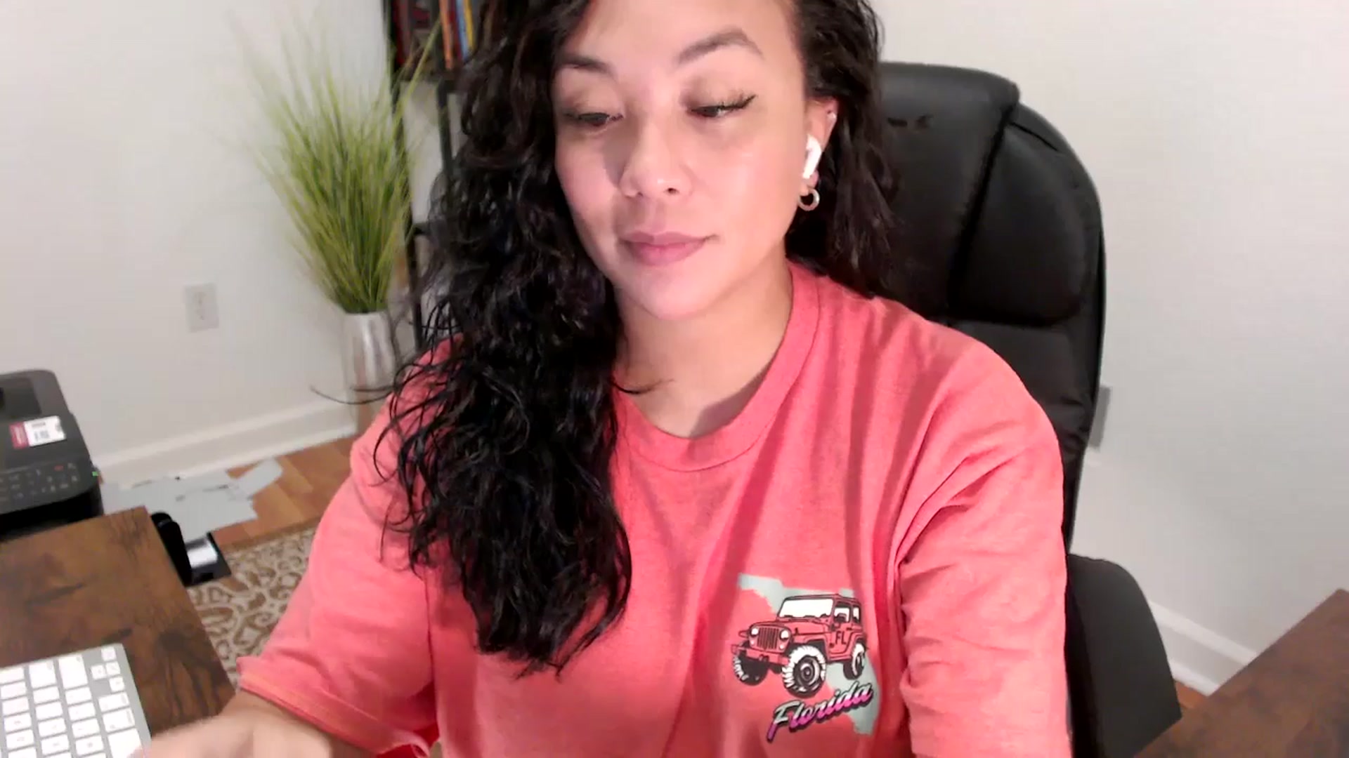 Gallery image thumbnail from MickaylaStar's myfreecams stream on, 06/05/2025, 17:57 image 17 of 20