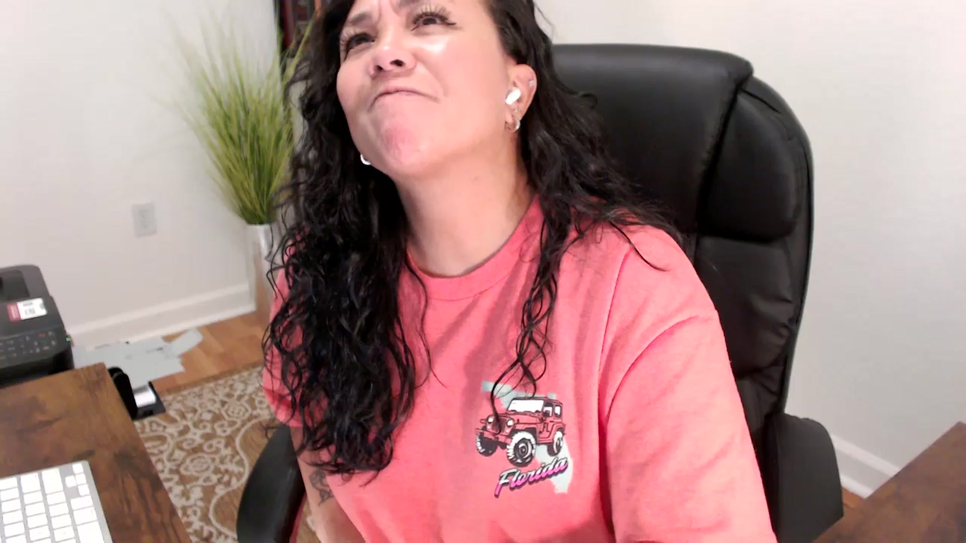 Gallery image thumbnail from MickaylaStar's myfreecams stream on, 06/05/2025, 17:57 image 5 of 20