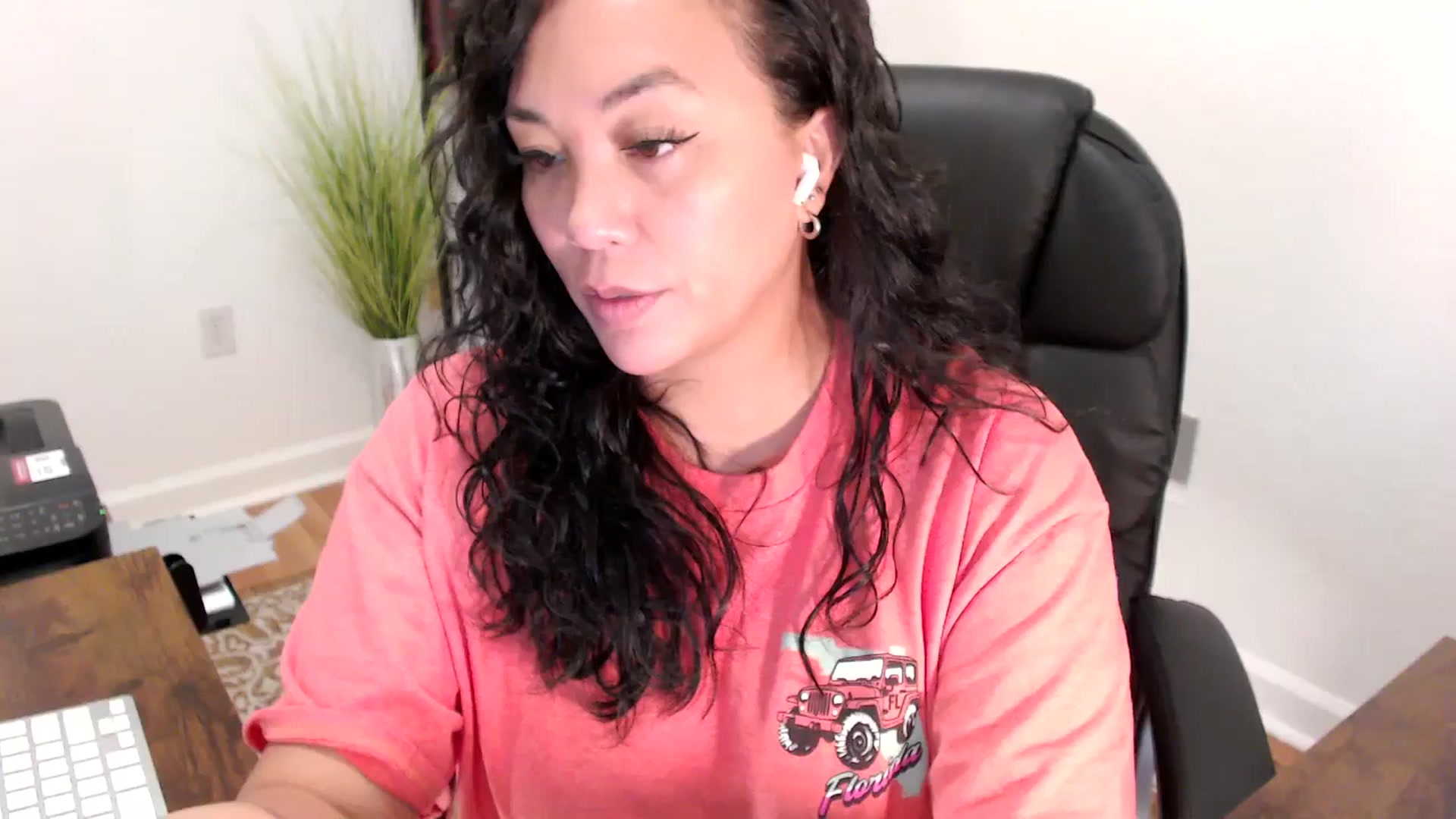 Gallery image thumbnail from MickaylaStar's myfreecams stream on, 06/05/2025, 17:57 image 10 of 20