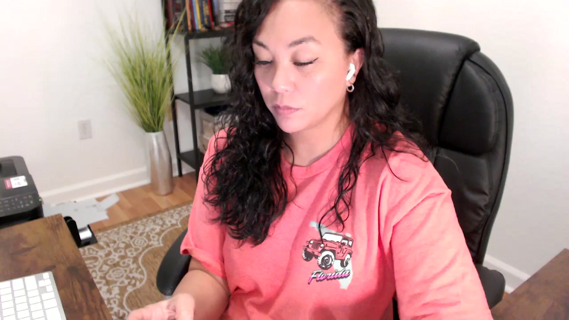 Gallery image thumbnail from MickaylaStar's myfreecams stream on, 06/05/2025, 17:57 image 7 of 20