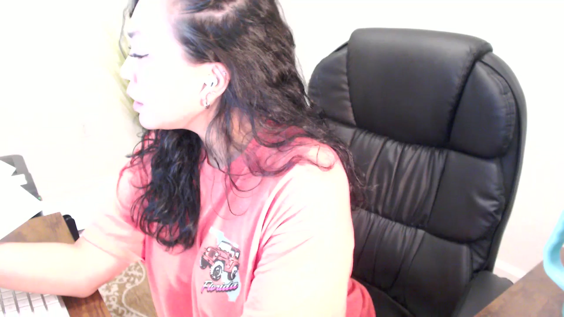 Gallery image thumbnail from MickaylaStar's myfreecams stream on, 06/05/2025, 18:40 image 12 of 20