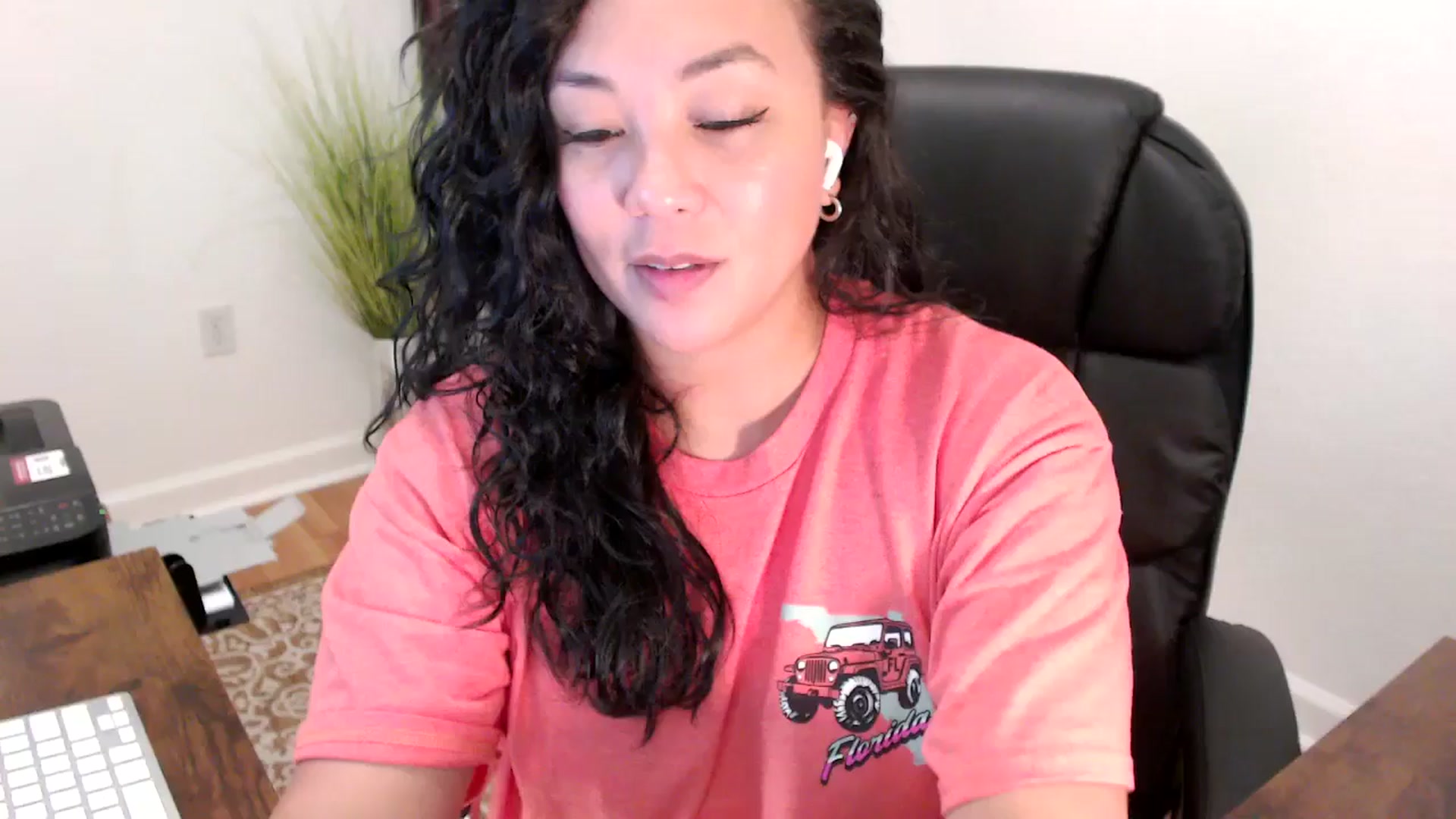 Gallery image thumbnail from MickaylaStar's myfreecams stream on, 06/05/2025, 18:40 image 5 of 20