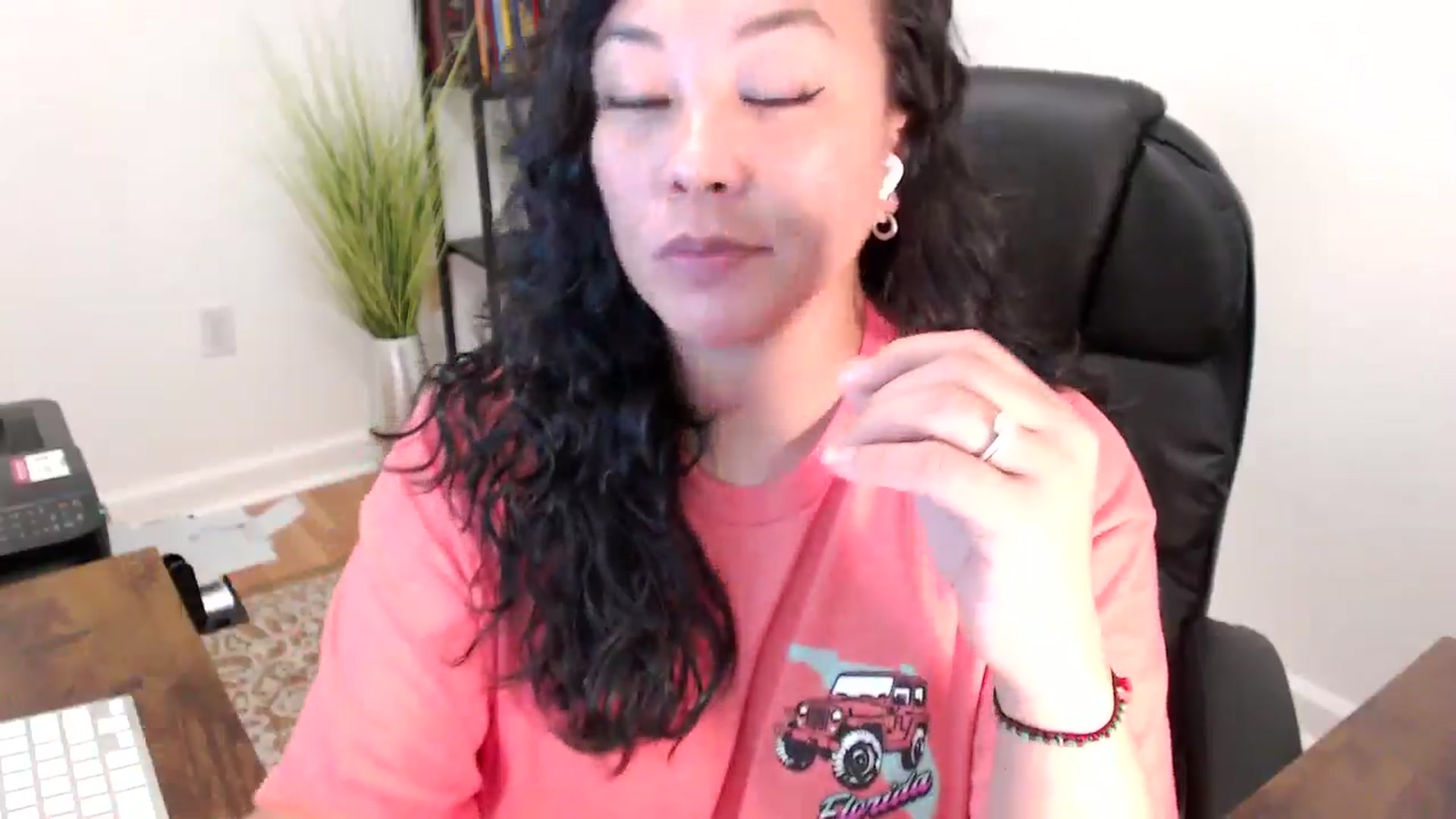 Gallery image thumbnail from MickaylaStar's myfreecams stream on, 06/05/2025, 18:40 image 2 of 20