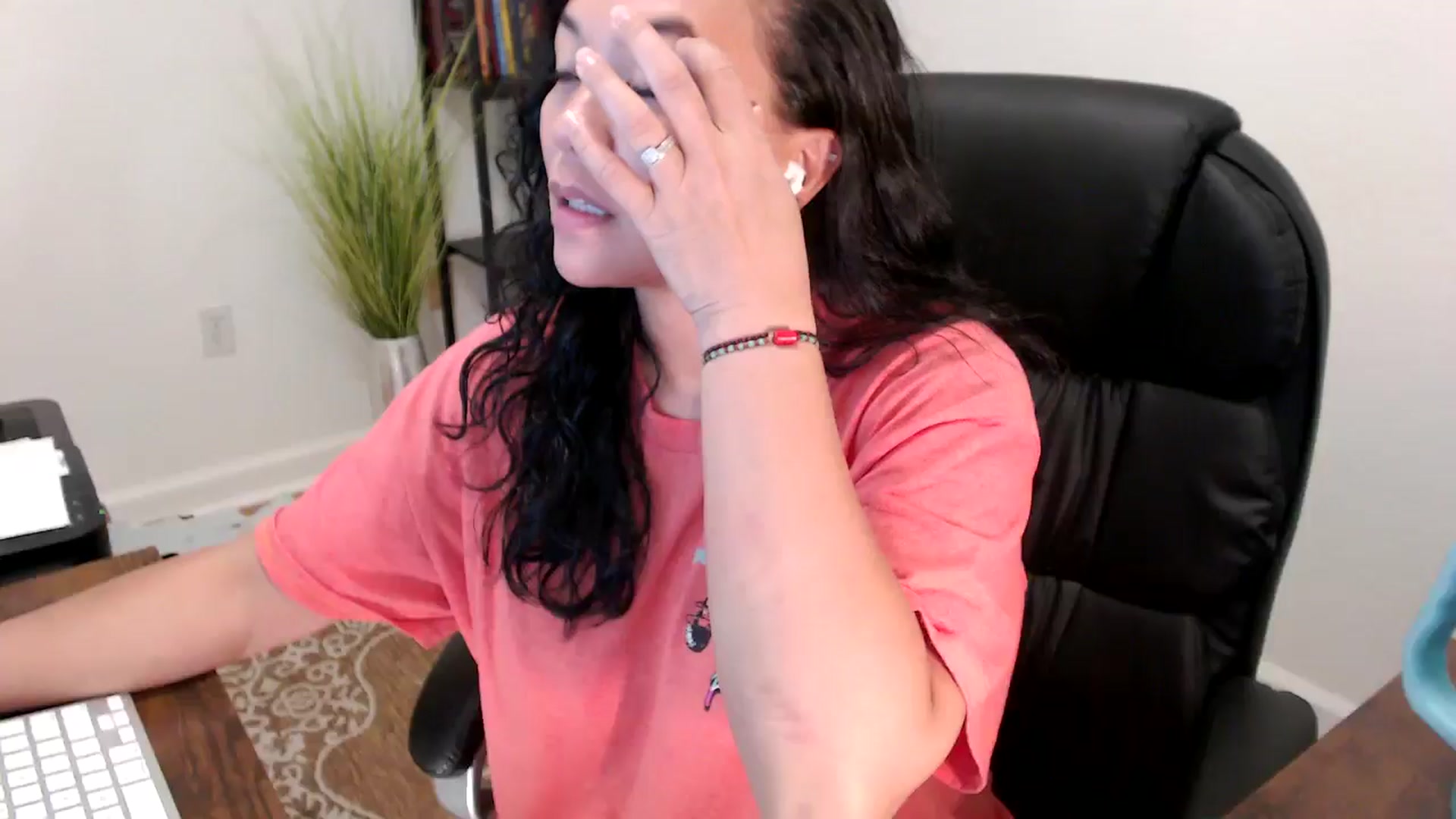 Gallery image thumbnail from MickaylaStar's myfreecams stream on, 06/05/2025, 18:40 image 14 of 20