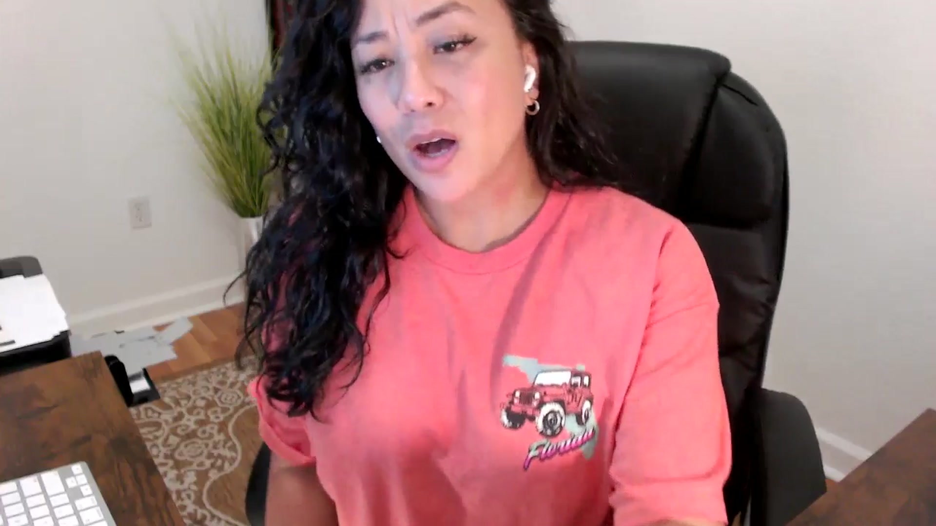 Gallery image thumbnail from MickaylaStar's myfreecams stream on, 06/05/2025, 19:24 image 13 of 20