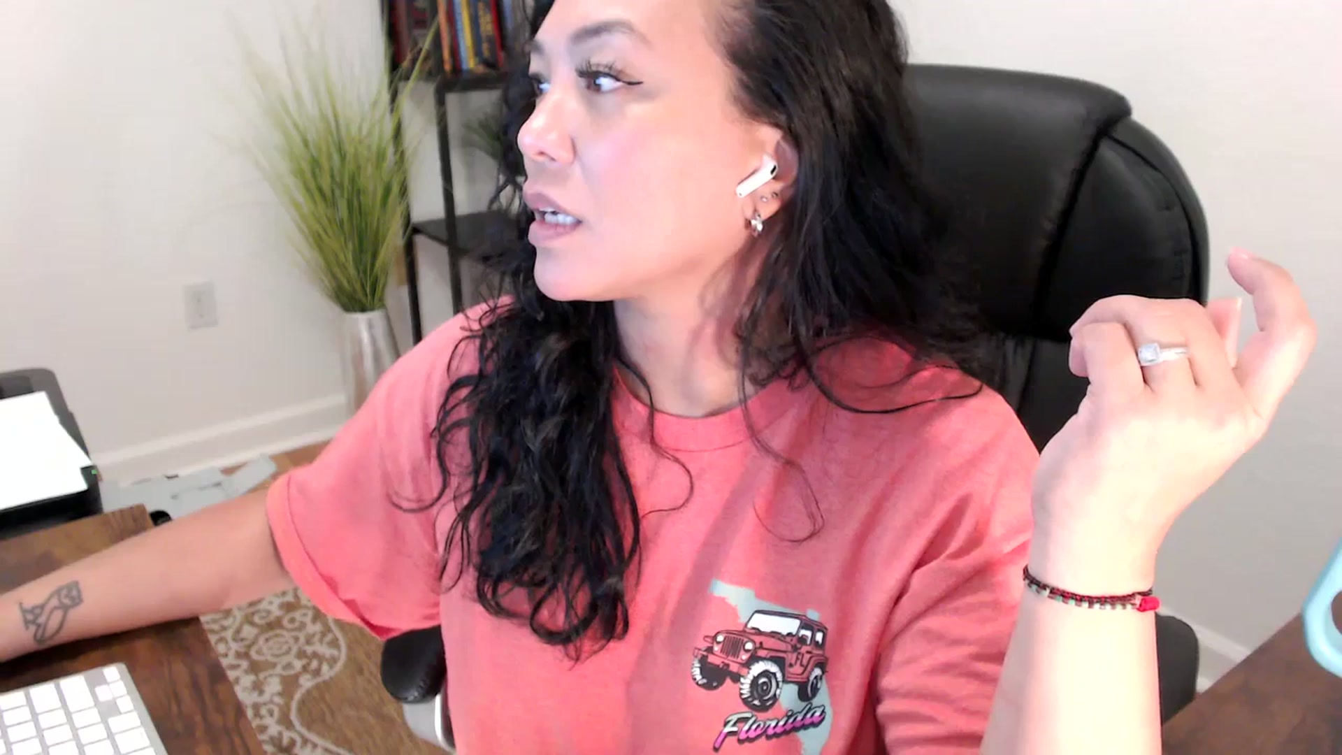 Gallery image thumbnail from MickaylaStar's myfreecams stream on, 06/05/2025, 19:24 image 6 of 20