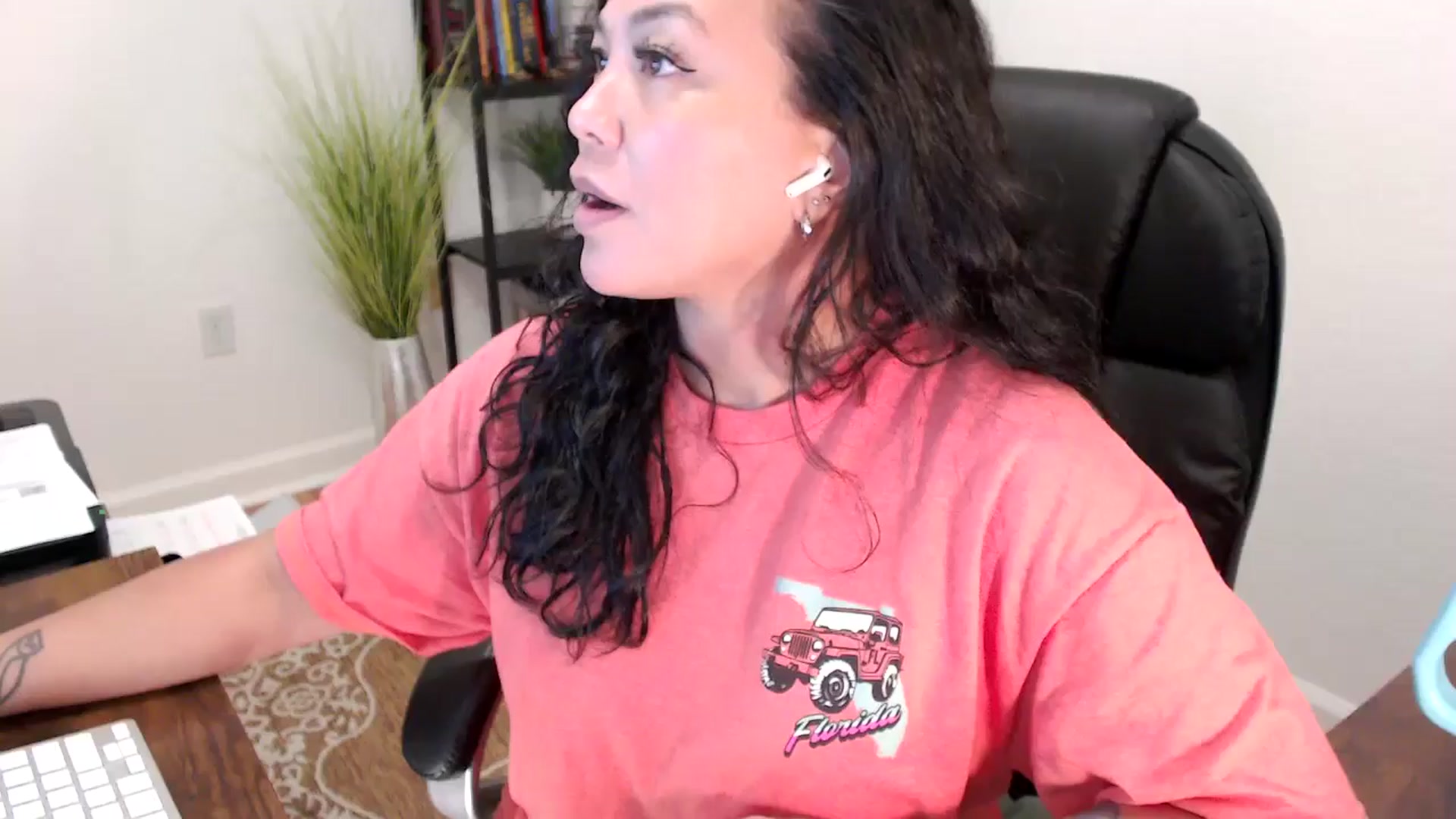 Gallery image thumbnail from MickaylaStar's myfreecams stream on, 06/05/2025, 19:24 image 8 of 20
