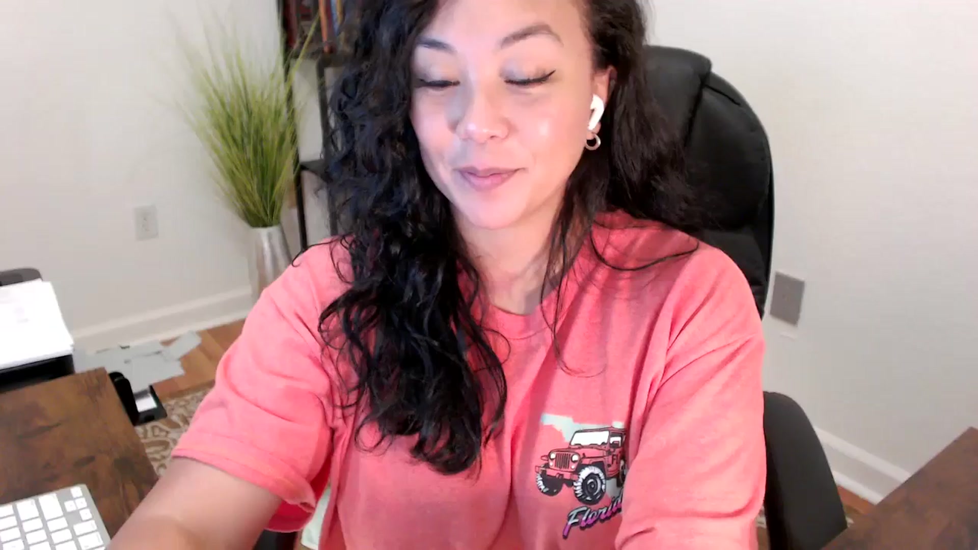 Gallery image thumbnail from MickaylaStar's myfreecams stream on, 06/05/2025, 20:05 image 6 of 20