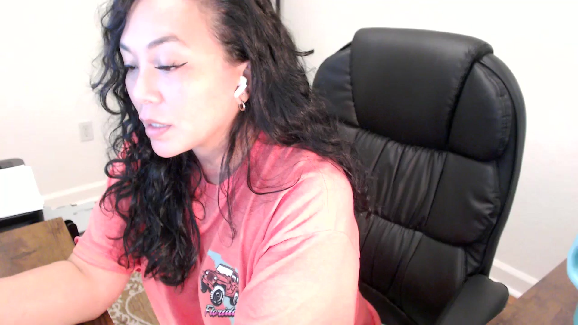 Gallery image thumbnail from MickaylaStar's myfreecams stream on, 06/05/2025, 20:05 image 16 of 20