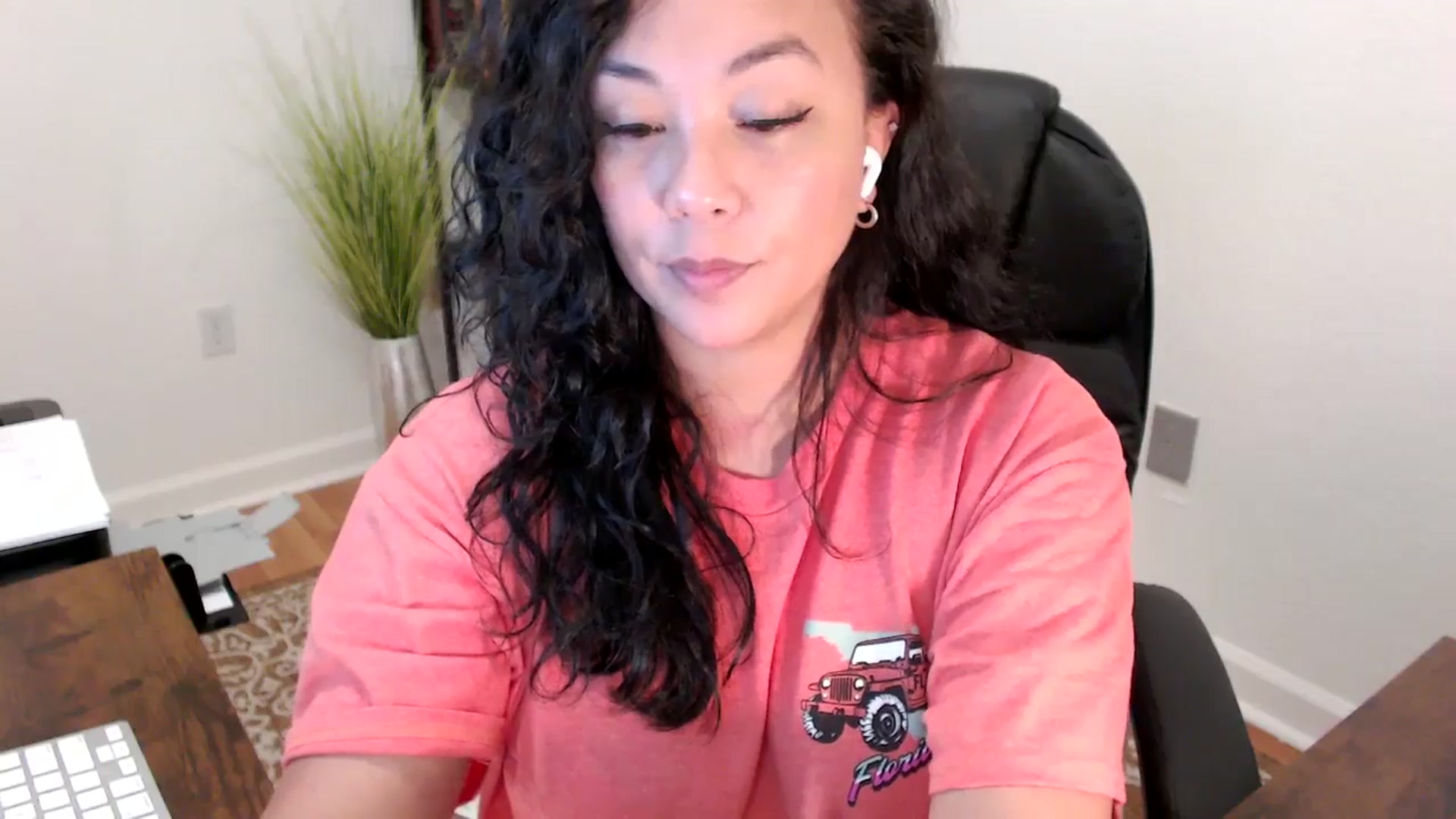 Gallery image thumbnail from MickaylaStar's myfreecams stream on, 06/05/2025, 20:05 image 5 of 20