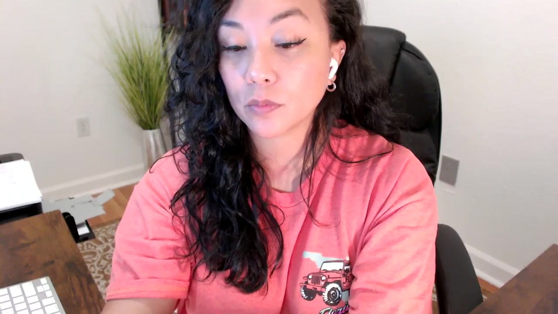 Gallery image thumbnail from MickaylaStar's myfreecams stream on, 06/05/2025, 20:05 image 4 of 20