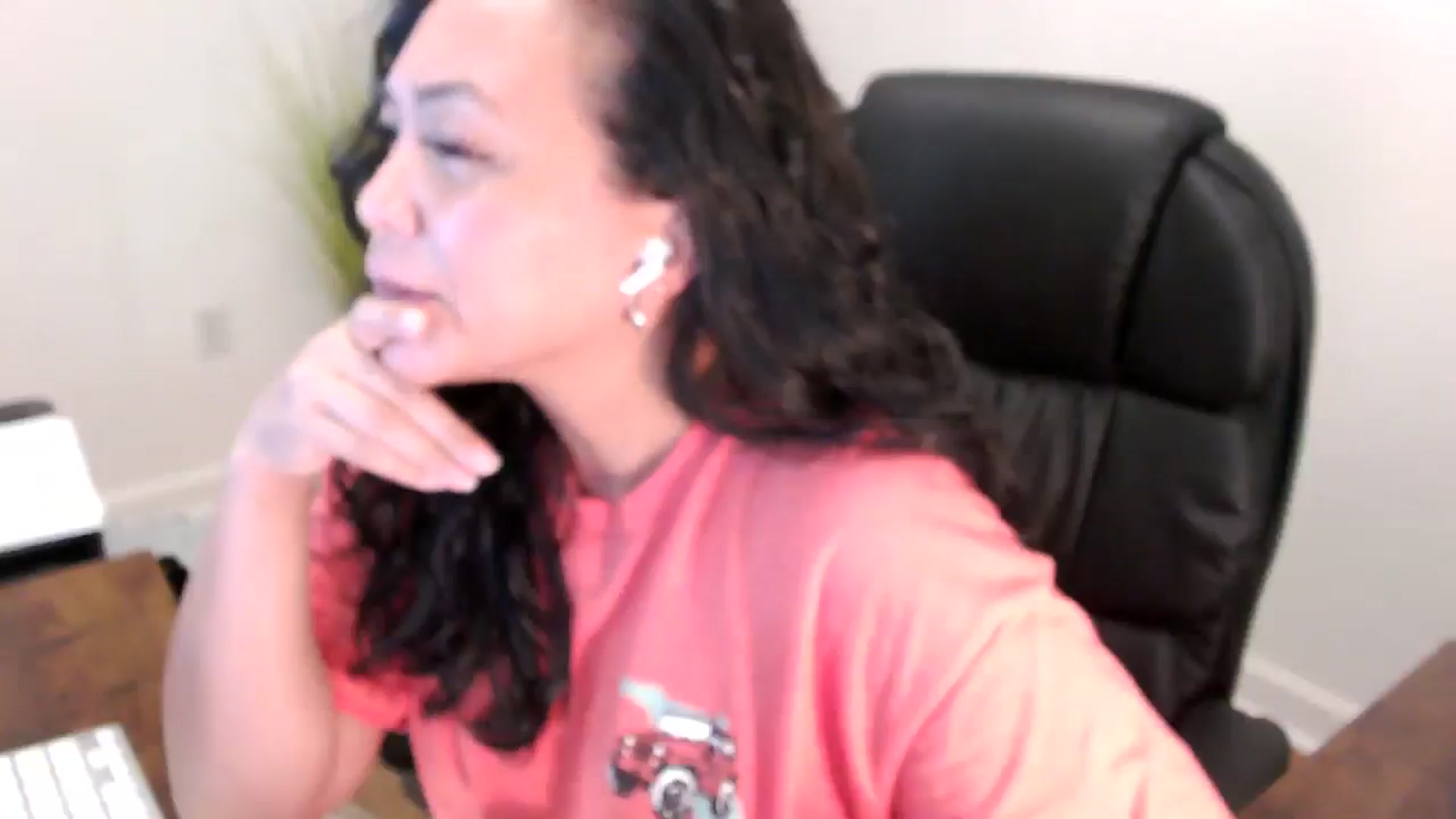 Gallery image thumbnail from MickaylaStar's myfreecams stream on, 06/05/2025, 20:20 image 10 of 20