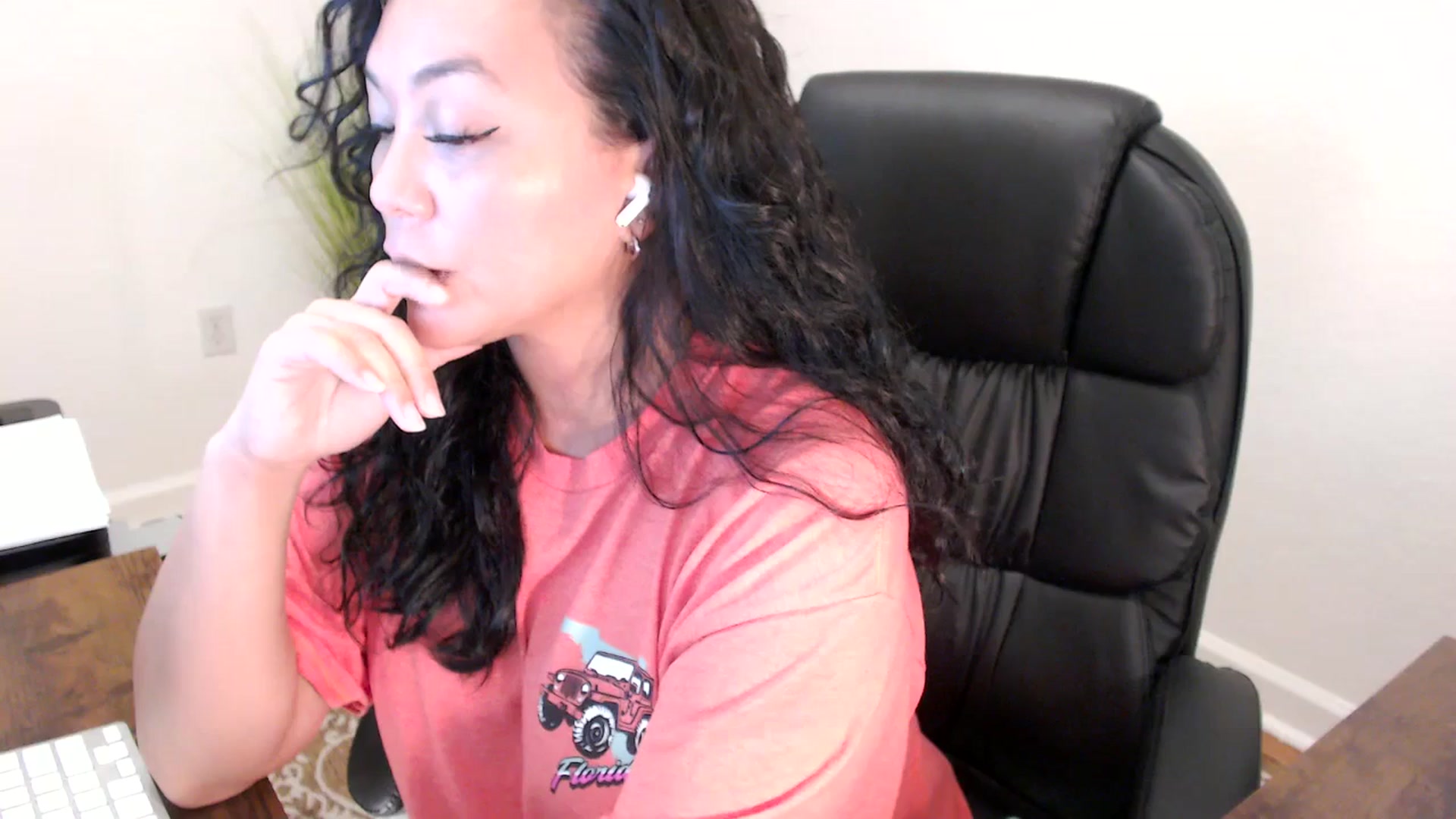 Gallery image thumbnail from MickaylaStar's myfreecams stream on, 06/05/2025, 20:20 image 20 of 20