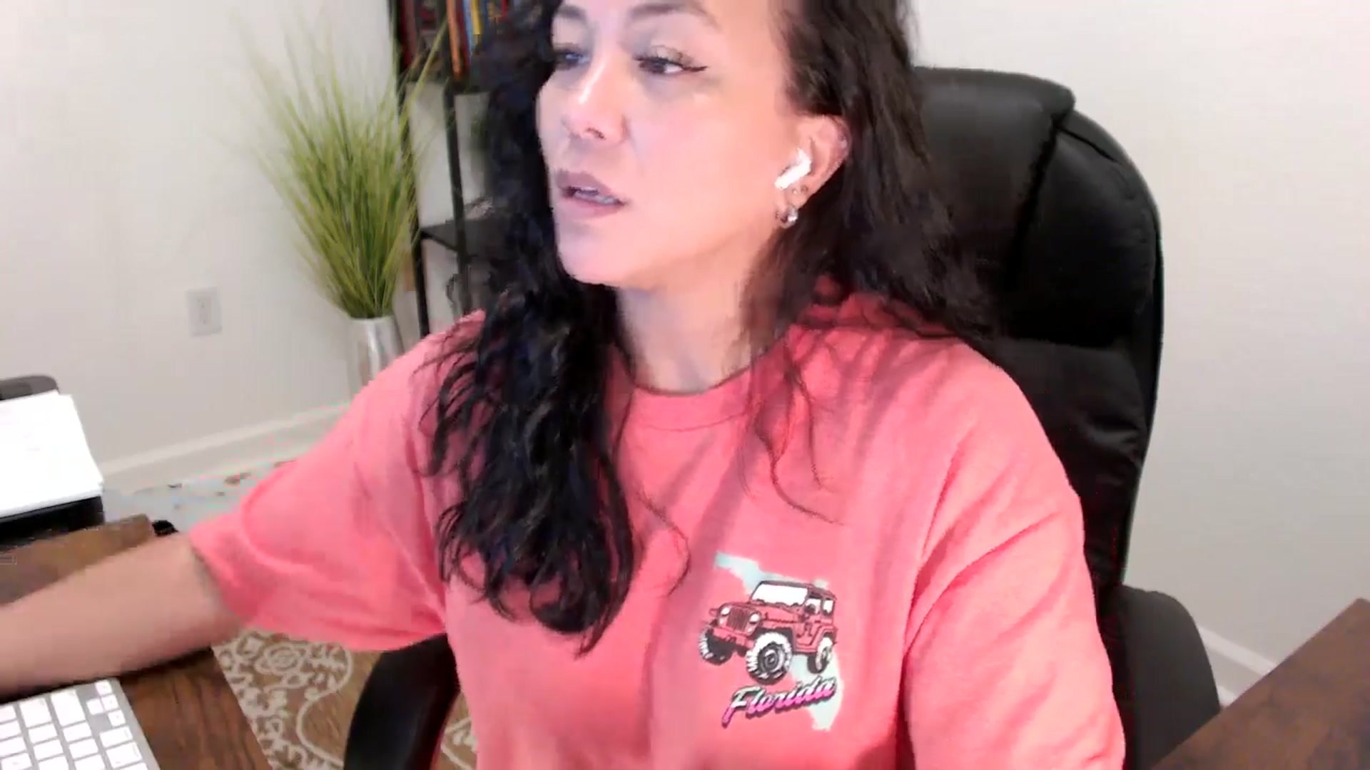 Gallery image thumbnail from MickaylaStar's myfreecams stream on, 06/05/2025, 20:55 image 17 of 20