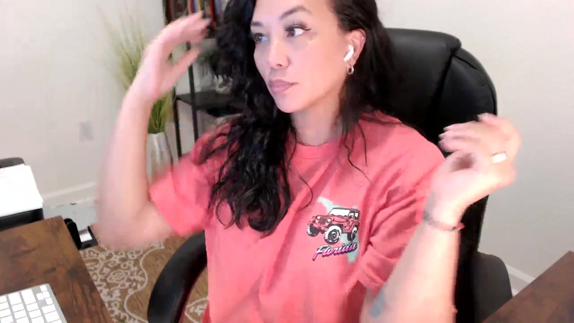 Gallery image thumbnail from MickaylaStar's myfreecams stream on, 06/05/2025, 20:55 image 16 of 20