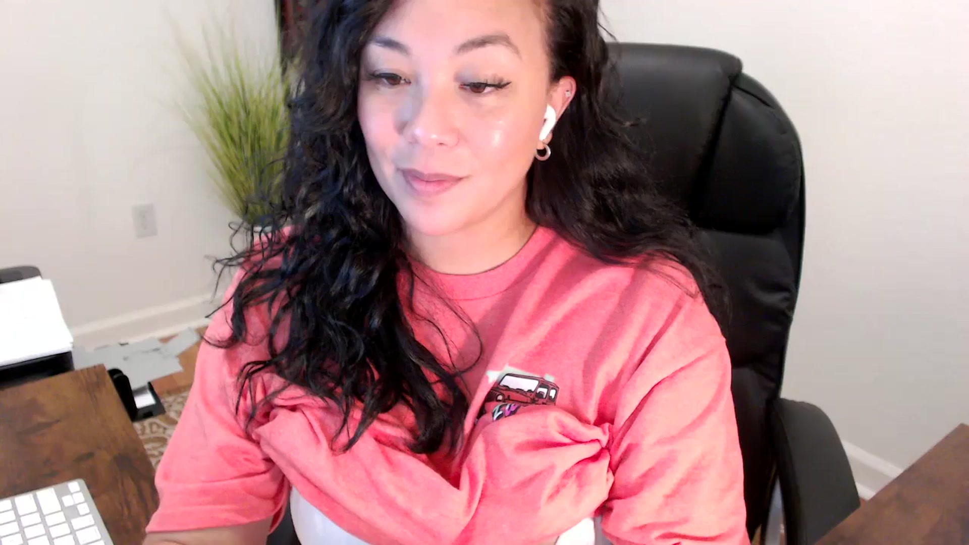 Gallery image thumbnail from MickaylaStar's myfreecams stream on, 06/05/2025, 20:55 image 9 of 20