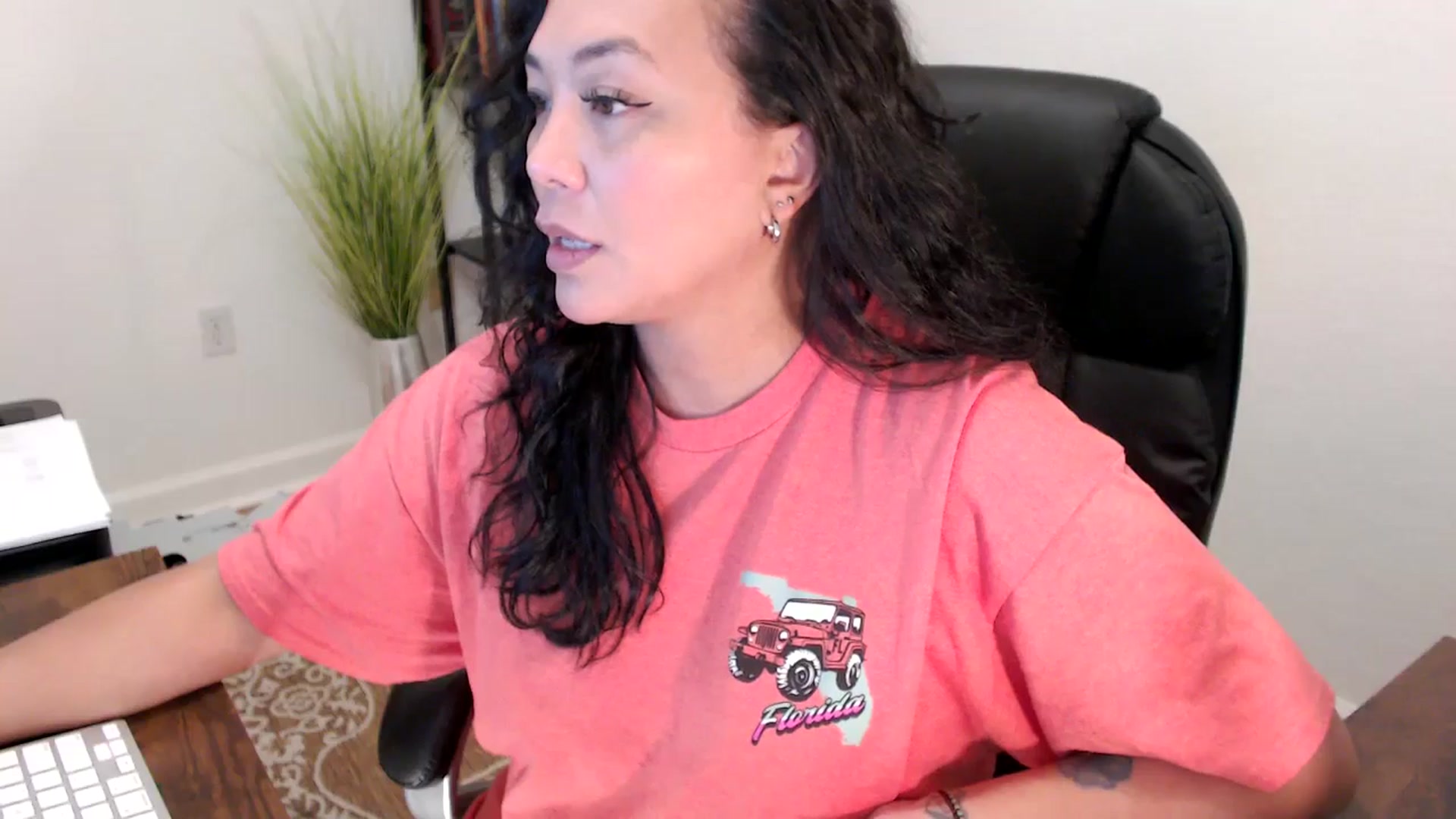 Gallery image thumbnail from MickaylaStar's myfreecams stream on, 06/05/2025, 21:39 image 2 of 20
