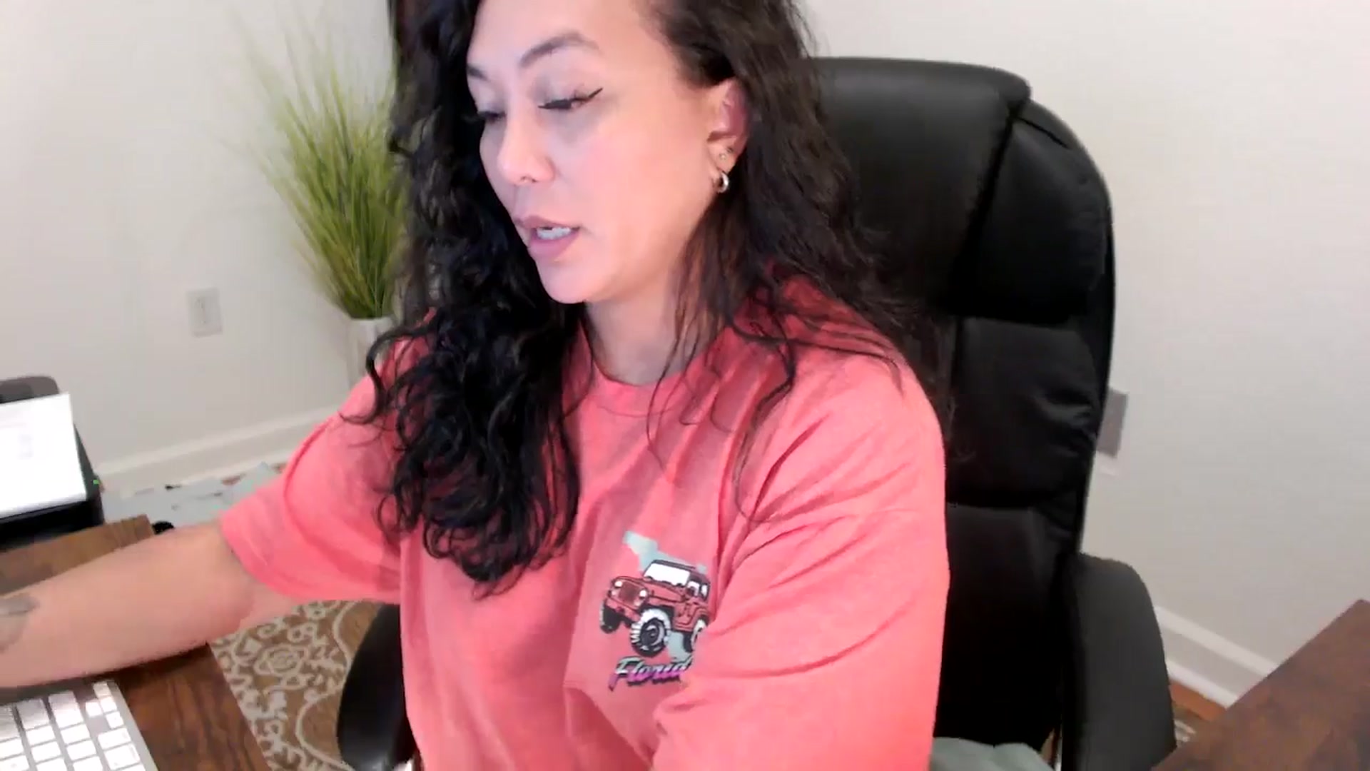 Gallery image thumbnail from MickaylaStar's myfreecams stream on, 06/05/2025, 21:39 image 13 of 20