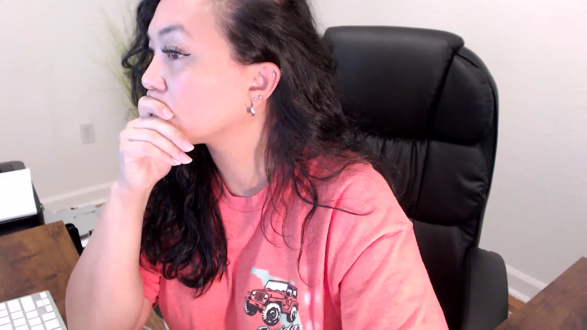 Gallery image thumbnail from MickaylaStar's myfreecams stream on, 06/05/2025, 21:39 image 17 of 20