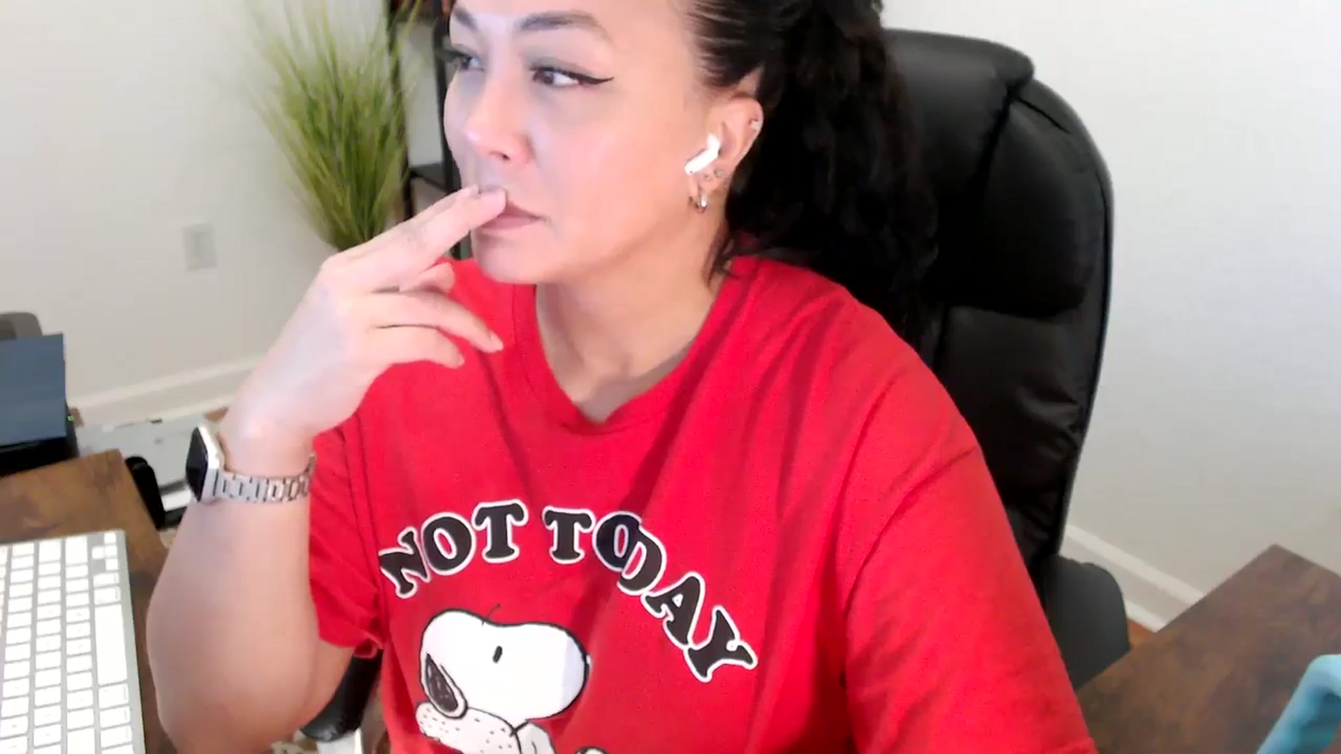 Gallery image thumbnail from MickaylaStar's myfreecams stream on, 06/06/2025, 15:02 image 16 of 20