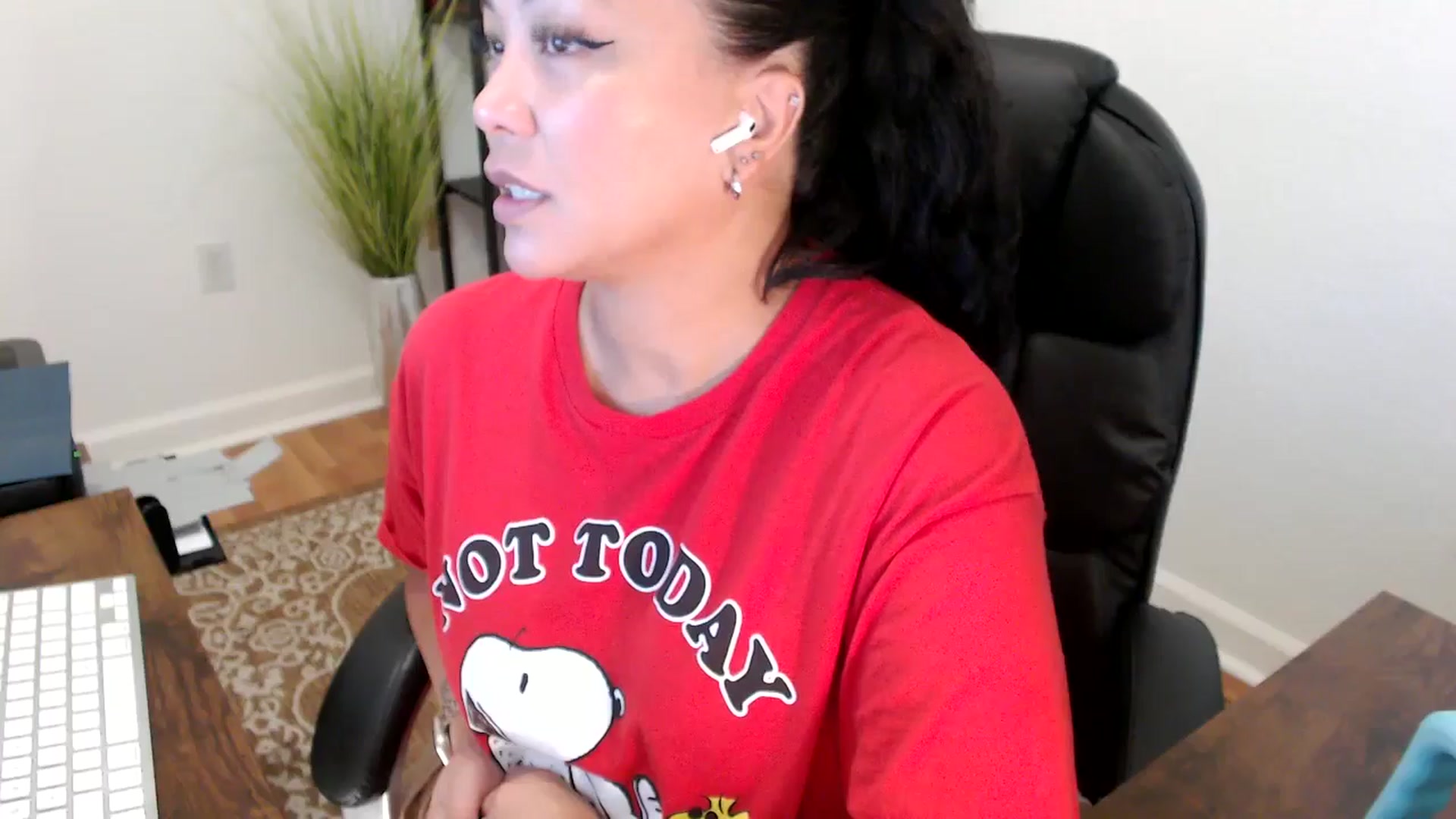 Gallery image thumbnail from MickaylaStar's myfreecams stream on, 06/06/2025, 15:02 image 13 of 20