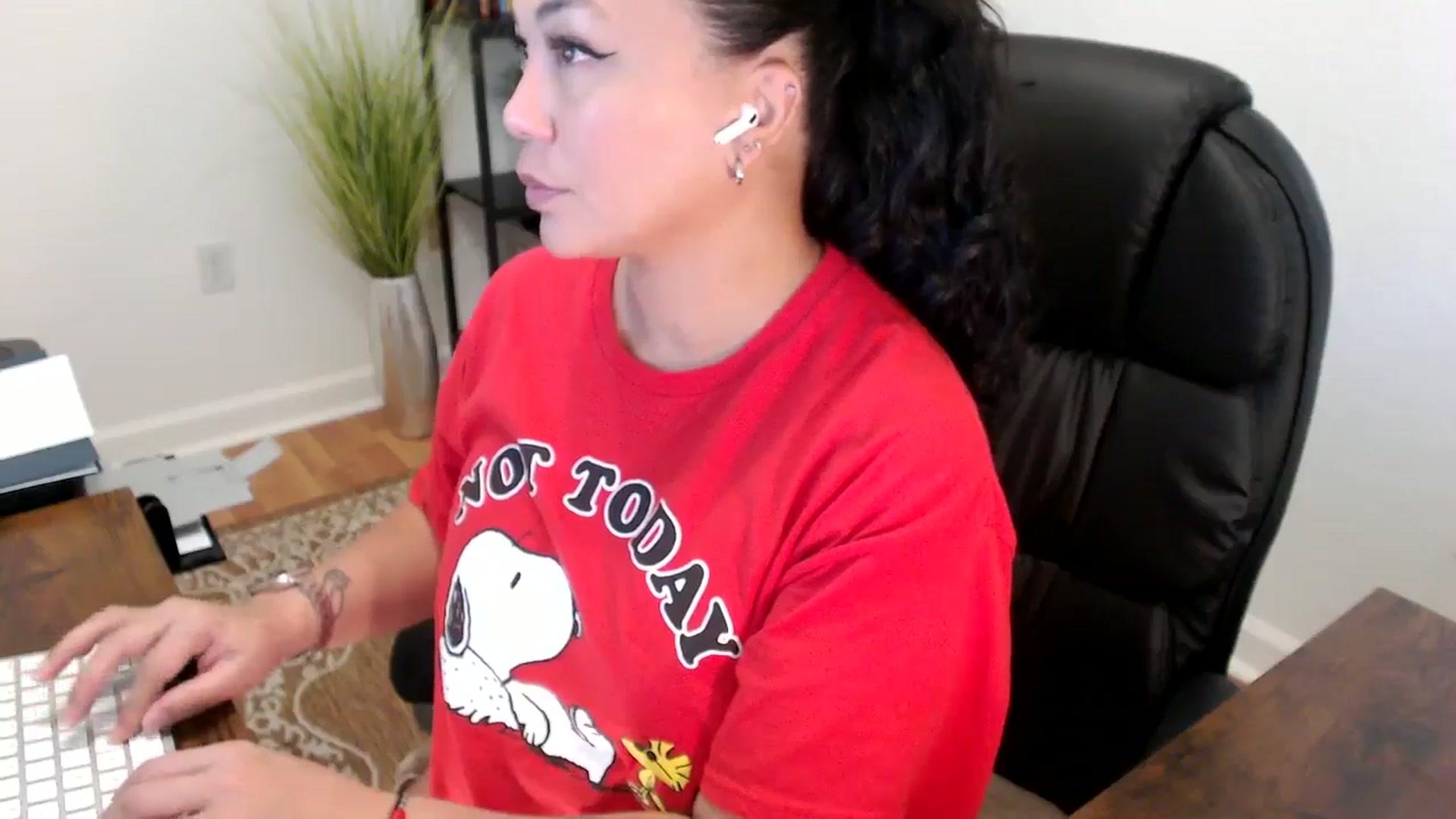 Gallery image thumbnail from MickaylaStar's myfreecams stream on, 06/06/2025, 15:38 image 20 of 20