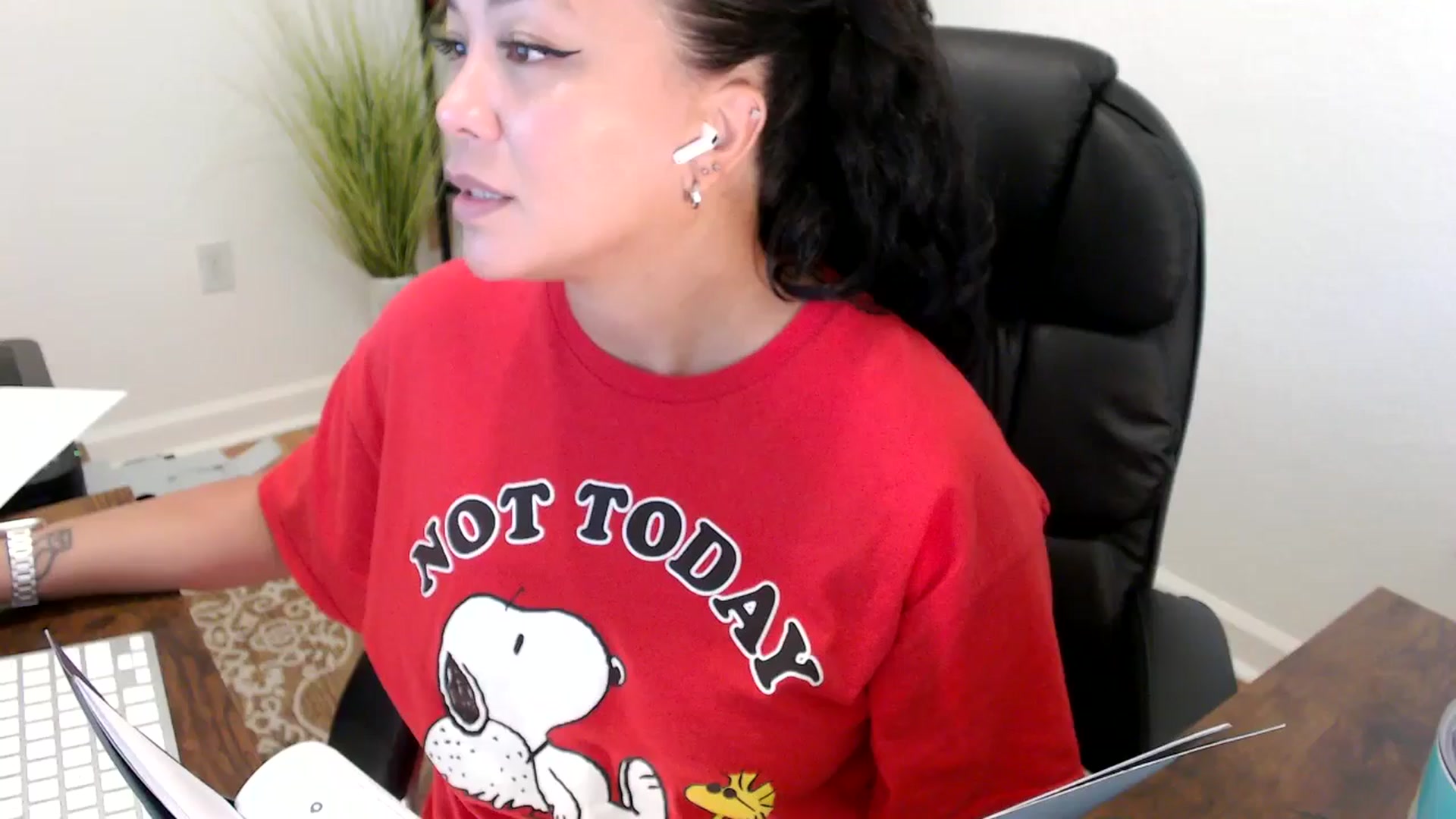 Gallery image thumbnail from MickaylaStar's myfreecams stream on, 06/06/2025, 15:38 image 1 of 20