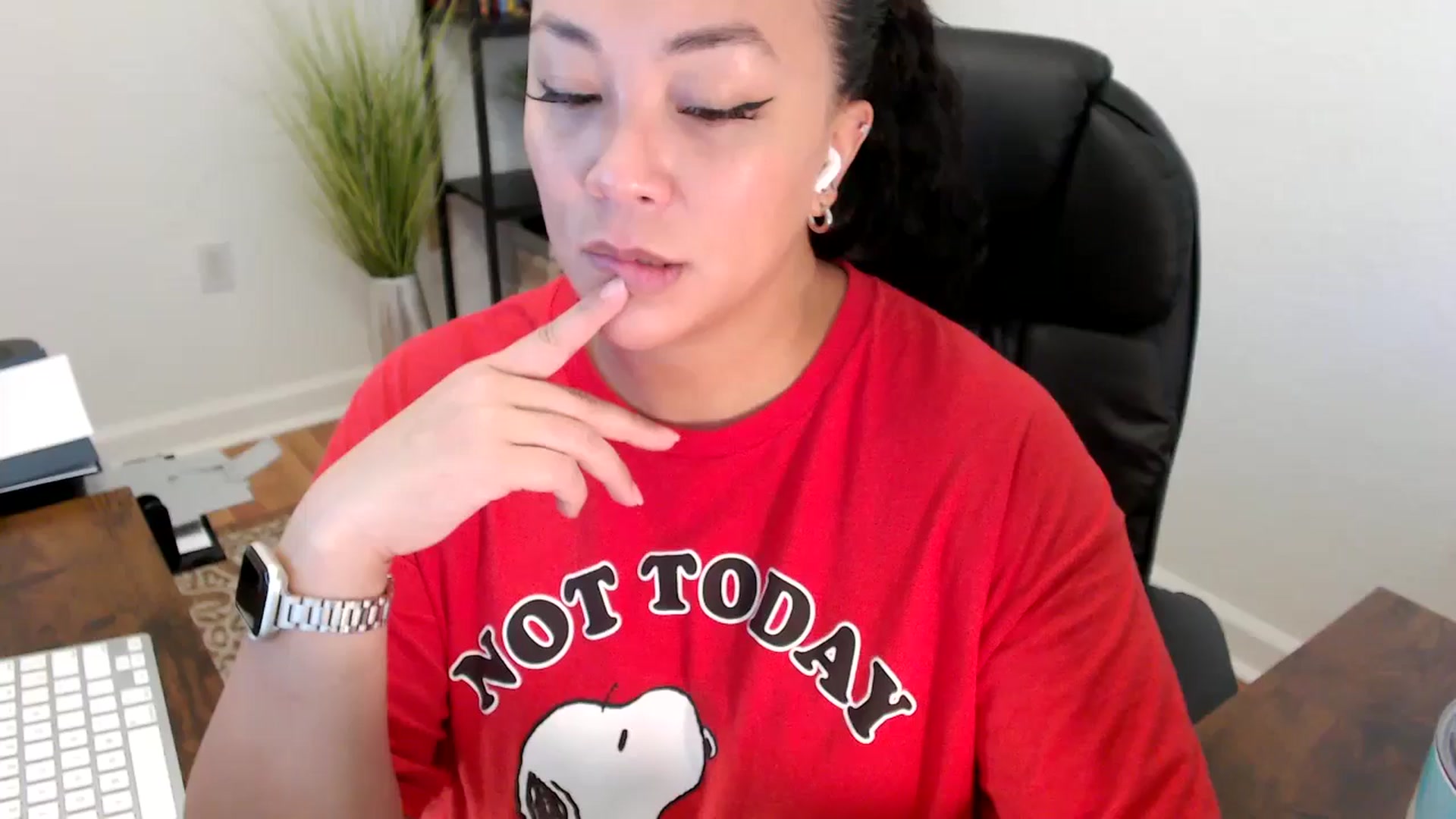 Gallery image thumbnail from MickaylaStar's myfreecams stream on, 06/06/2025, 15:38 image 15 of 20
