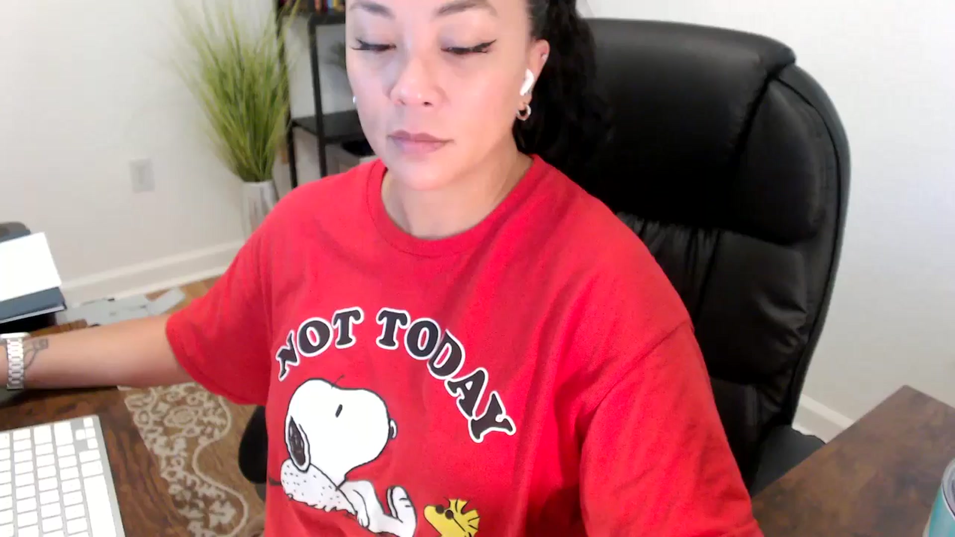 Gallery image thumbnail from MickaylaStar's myfreecams stream on, 06/06/2025, 15:38 image 17 of 20