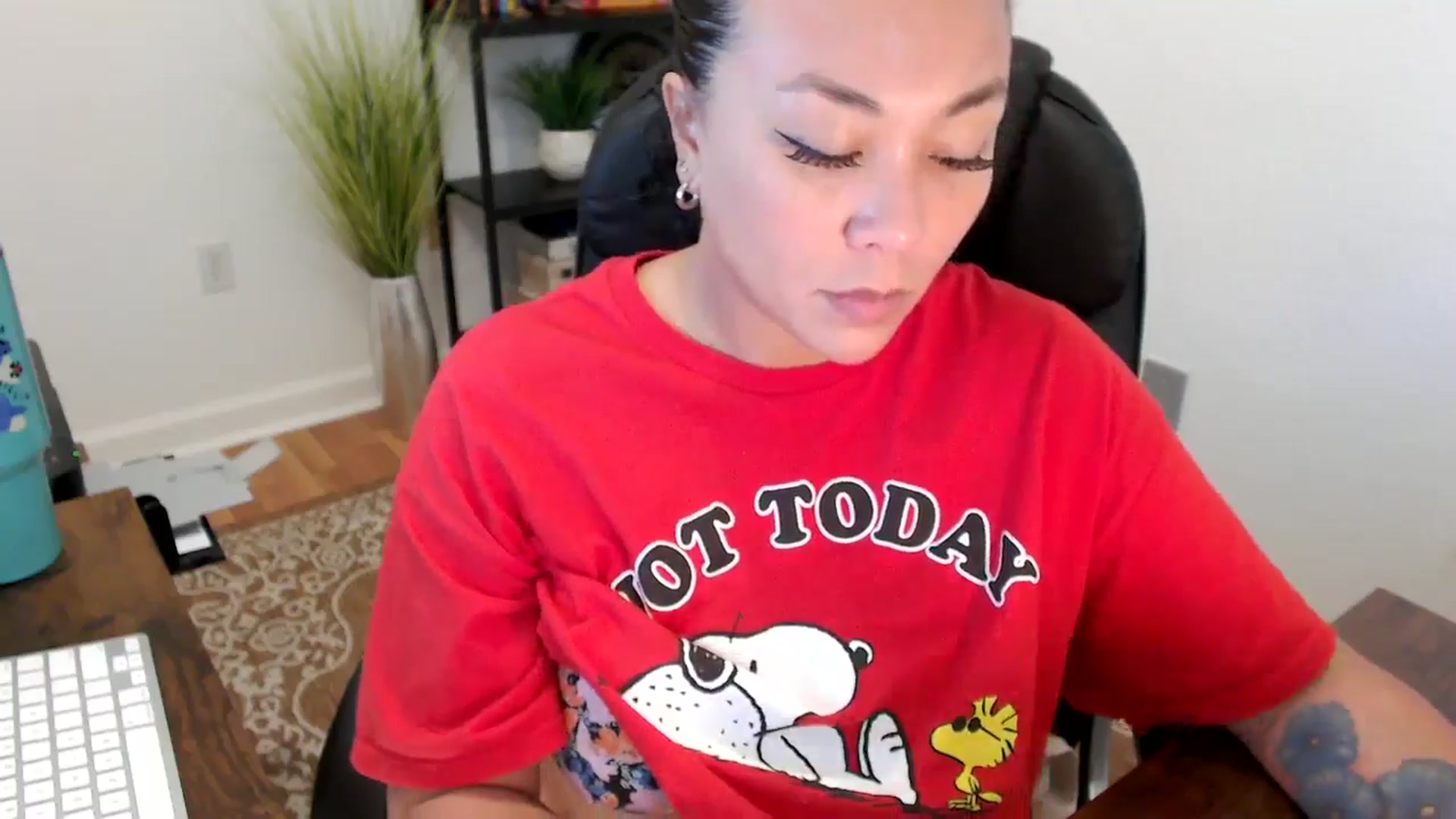 Gallery image thumbnail from MickaylaStar's myfreecams stream on, 06/06/2025, 16:07 image 17 of 20