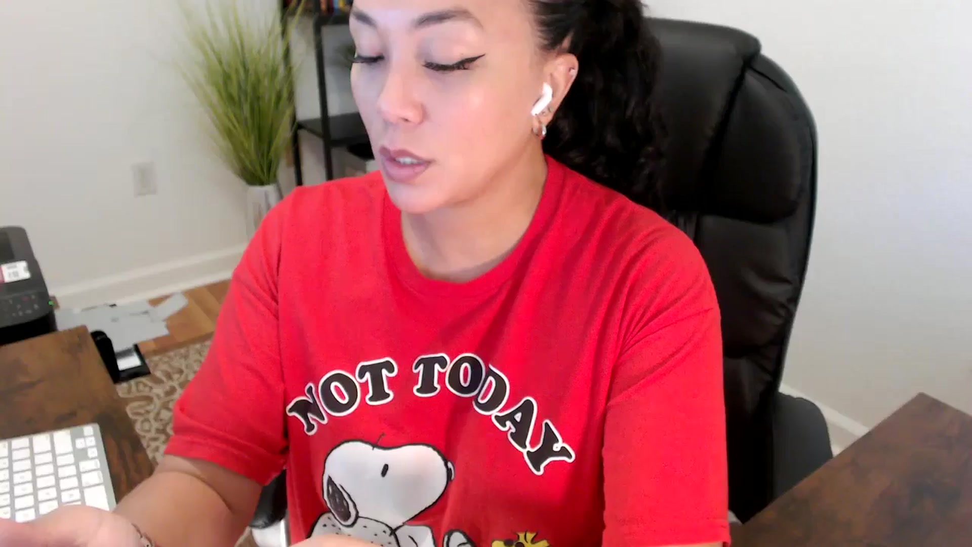 Gallery image thumbnail from MickaylaStar's myfreecams stream on, 06/06/2025, 16:07 image 10 of 20