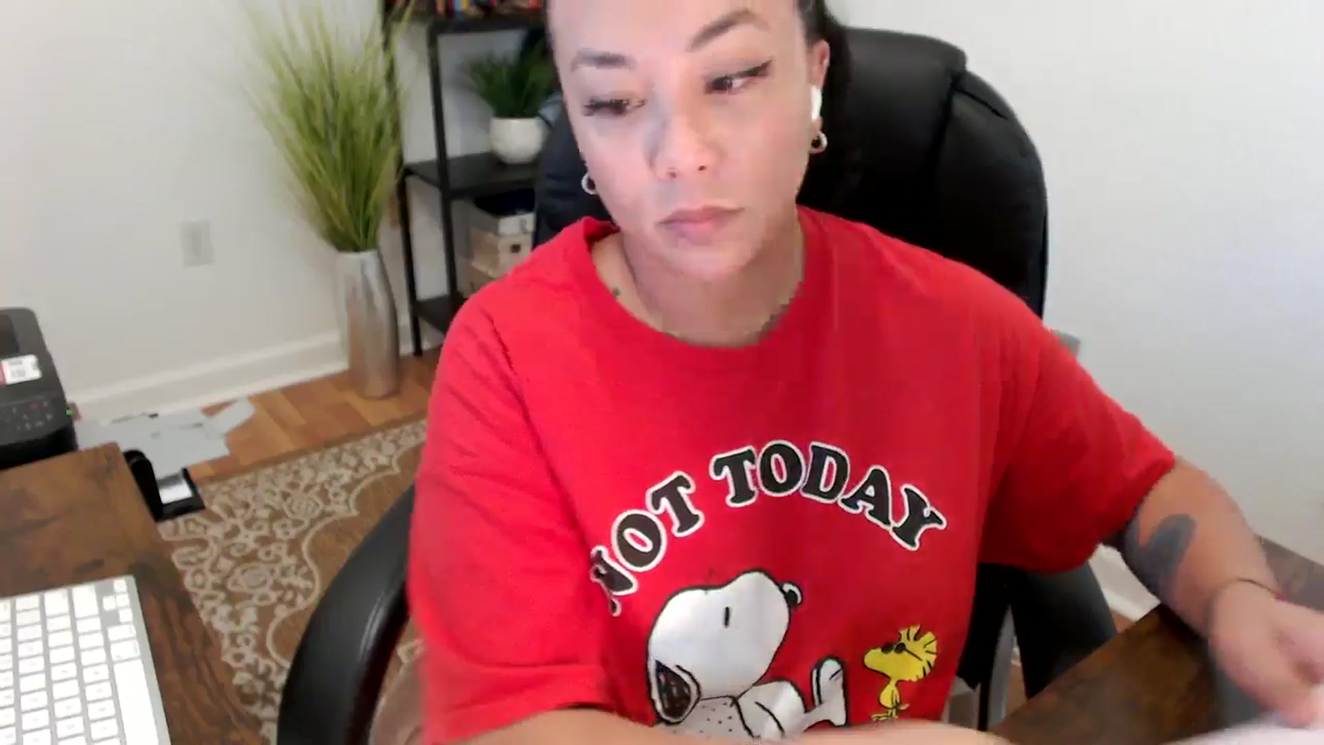 Gallery image thumbnail from MickaylaStar's myfreecams stream on, 06/06/2025, 16:07 image 5 of 20