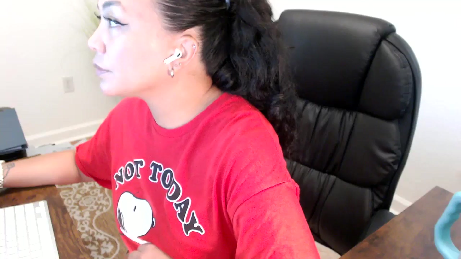 Gallery image thumbnail from MickaylaStar's myfreecams stream on, 06/06/2025, 16:07 image 20 of 20