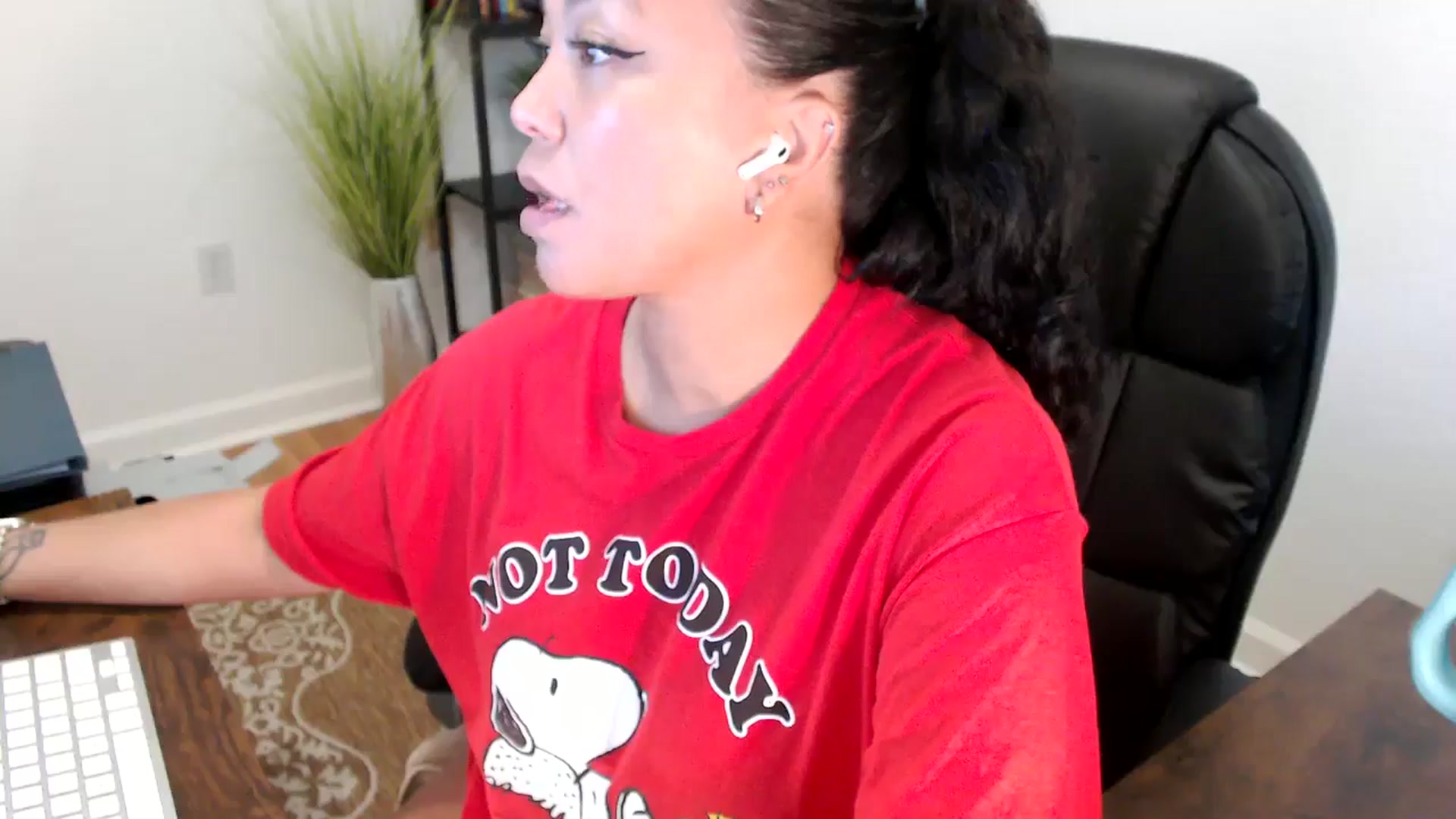 Gallery image thumbnail from MickaylaStar's myfreecams stream on, 06/06/2025, 16:38 image 20 of 20