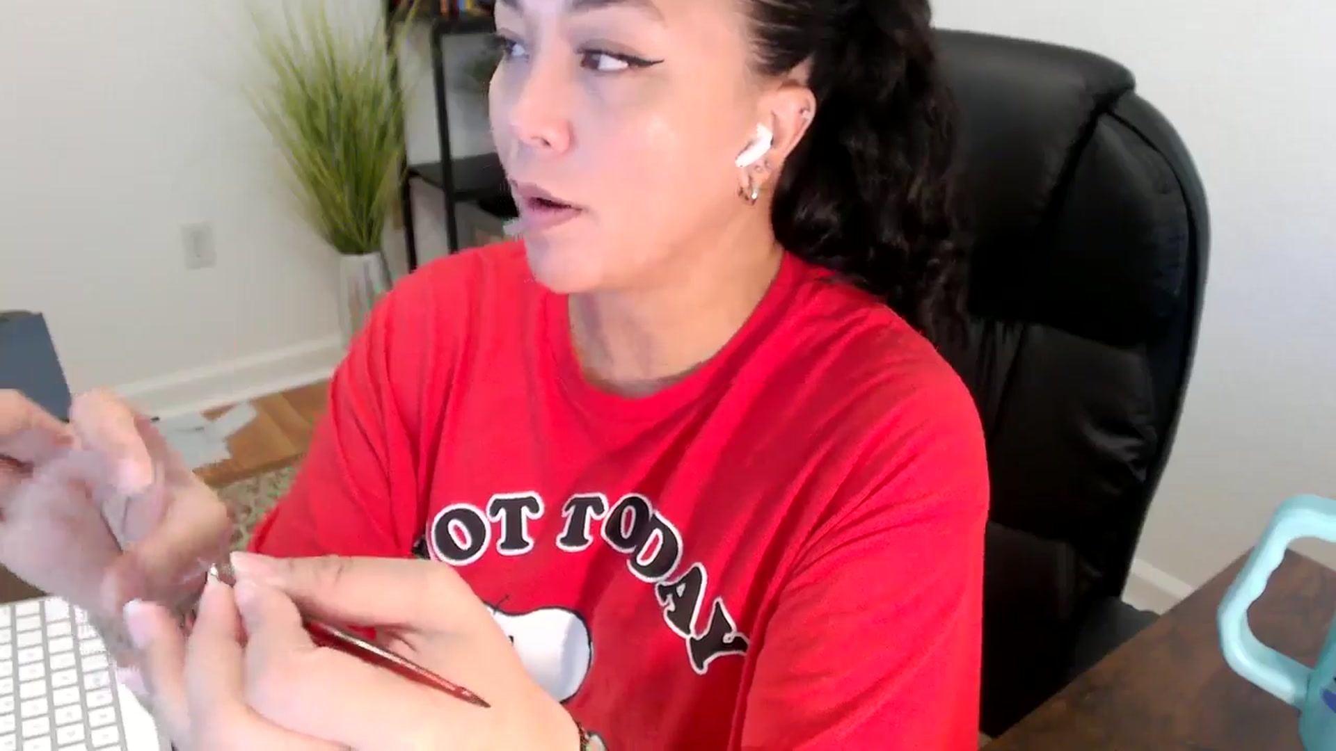 Gallery image thumbnail from MickaylaStar's myfreecams stream on, 06/06/2025, 16:38 image 5 of 20
